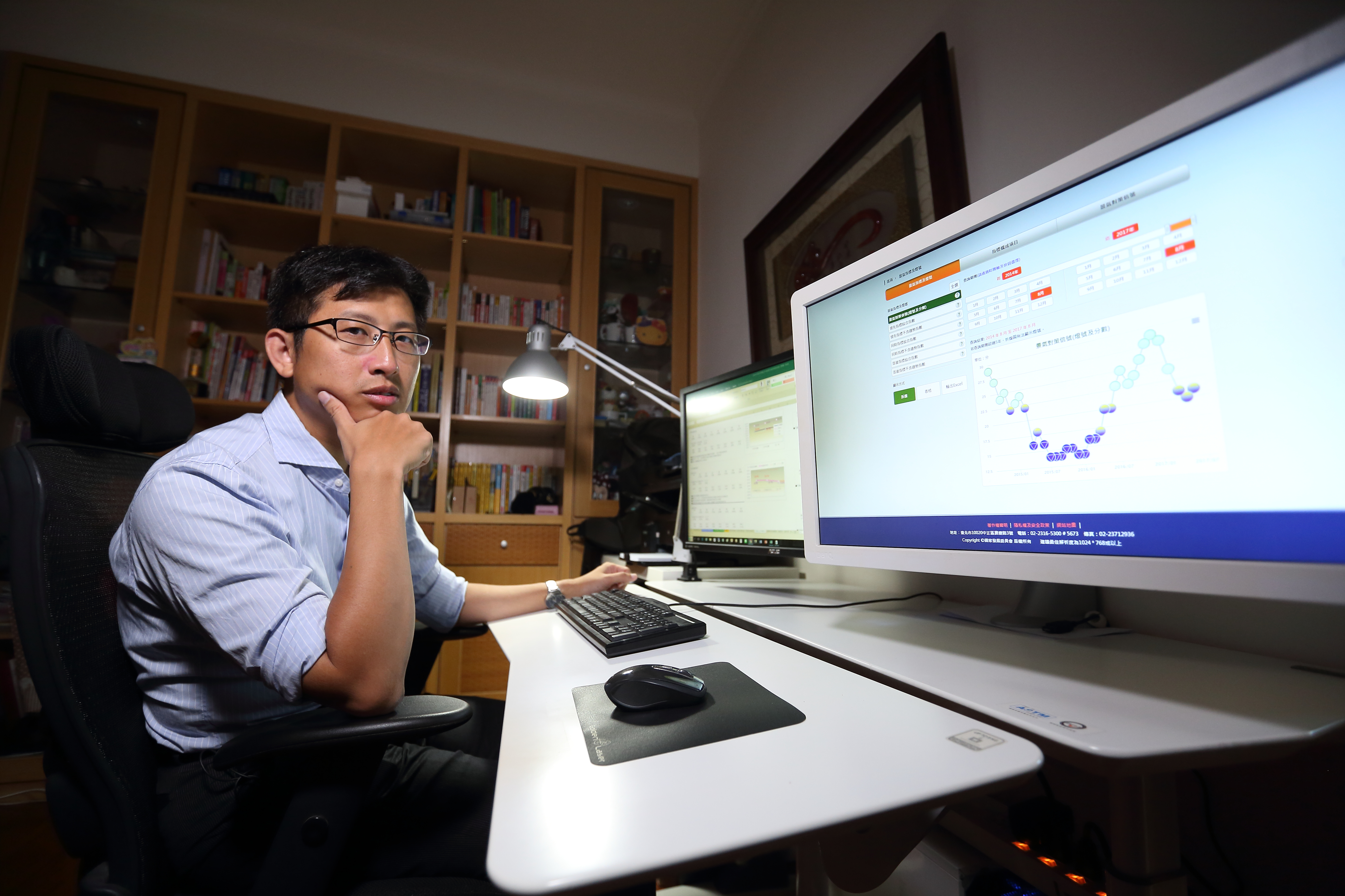 財經部落客股魚分享，ETF除了可定期定額投入，也可以依景氣對策燈號判斷買賣點。