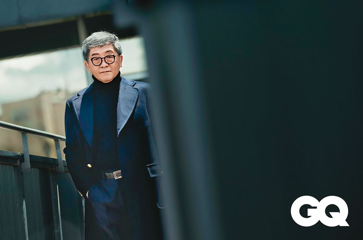 因防疫爆紅的陳時中,是台北市長熱門人選之一,還登上時尚雜誌《GQ》九月封面人物。(GQ TAIWAN雜誌提供)