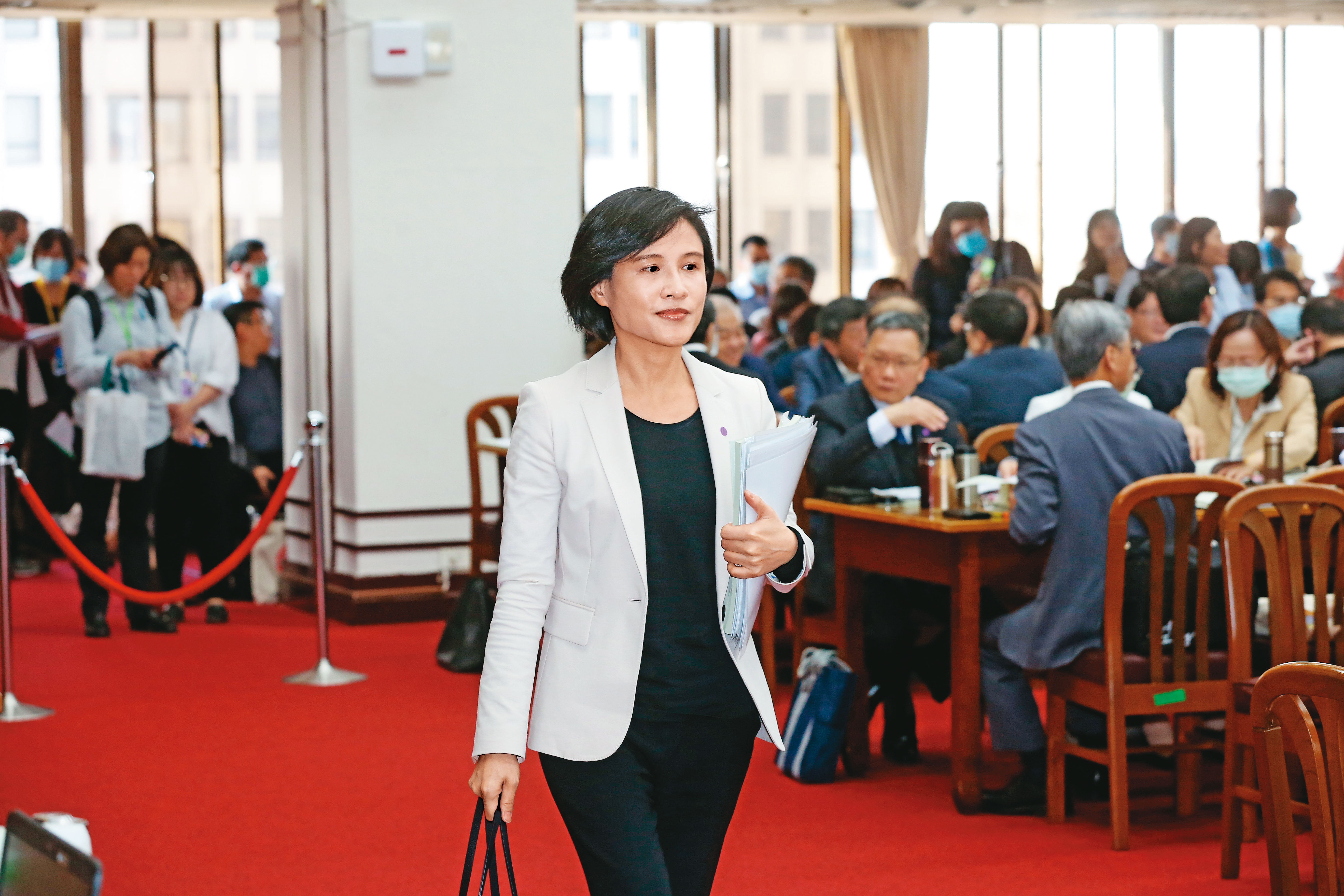 前文化部長鄭麗君形象清新，卸任後演講邀約不斷，也是綠營熱門台北市長人選之一。