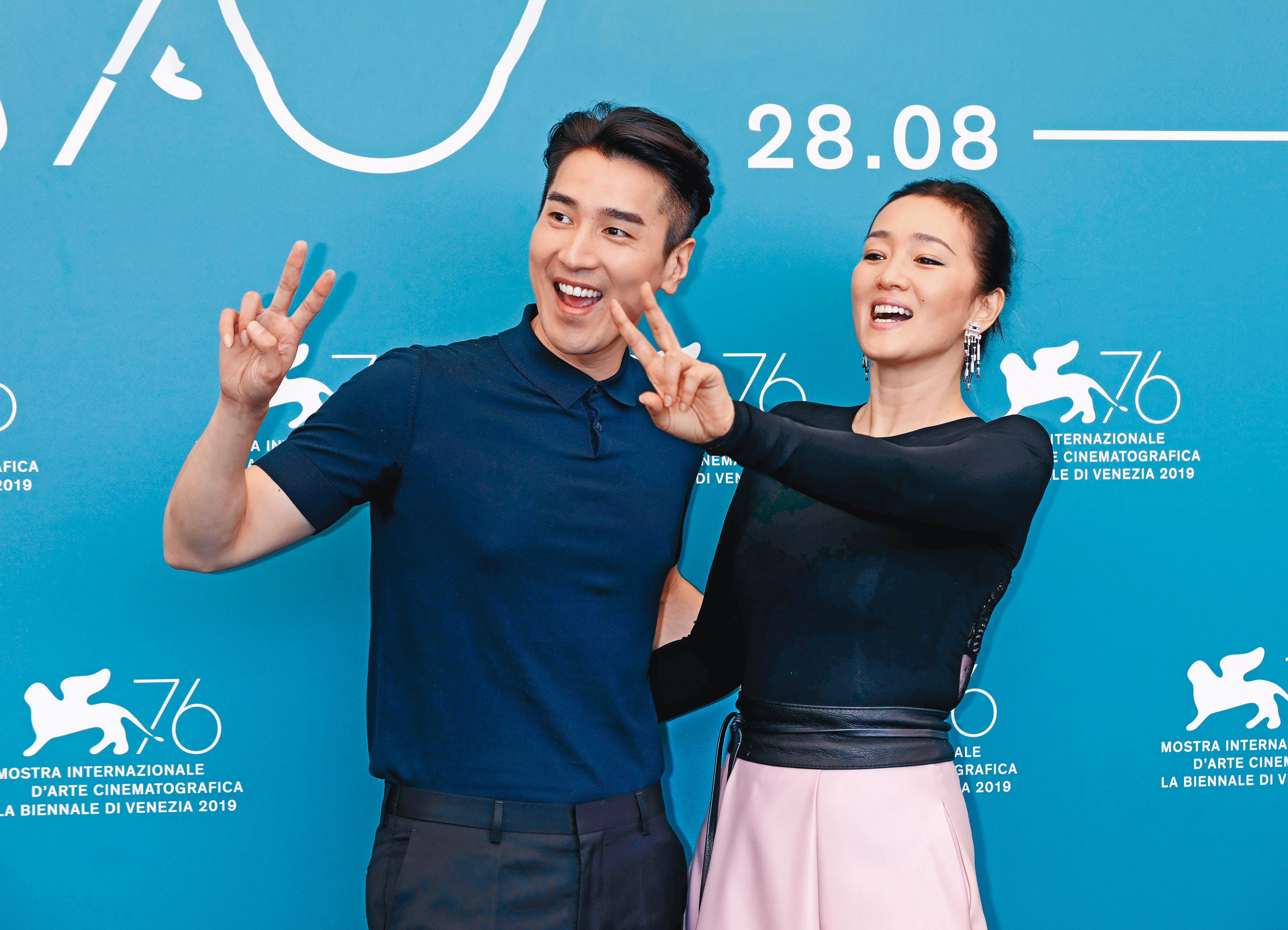 趙又廷(左)去年演出大陸導演婁燁執導的《蘭心大劇院》,不僅與鞏俐(右)合作,該片還入圍了威尼斯影展主競賽。(東方IC)