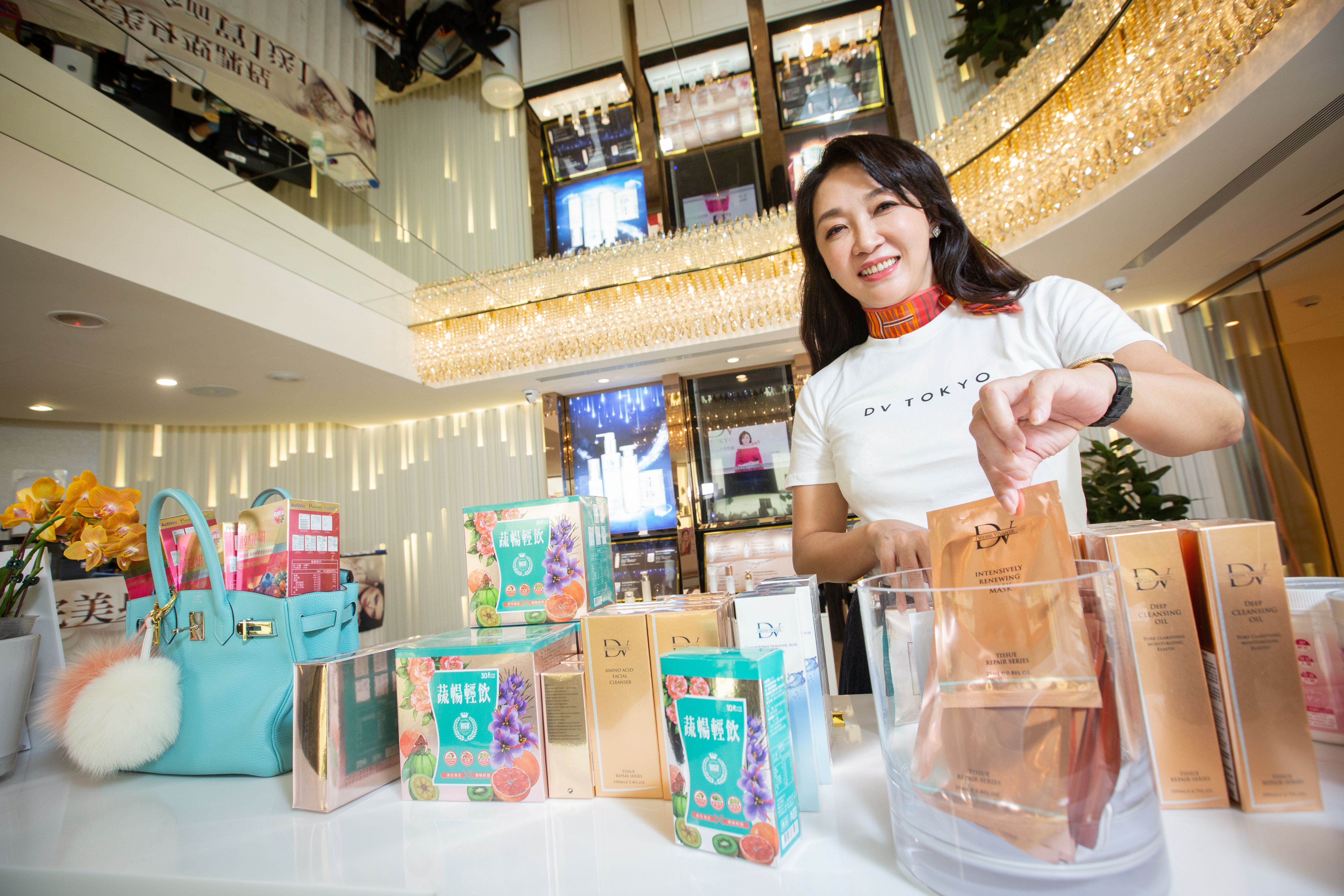 張麗綺領軍的麗彤生醫，去年營收達19.3億元，今年上半年合併營收為8.54億元，整體上半年稅後歸屬母公司淨利較去年同期成長62.22％，刷新歷年同期新高紀錄。