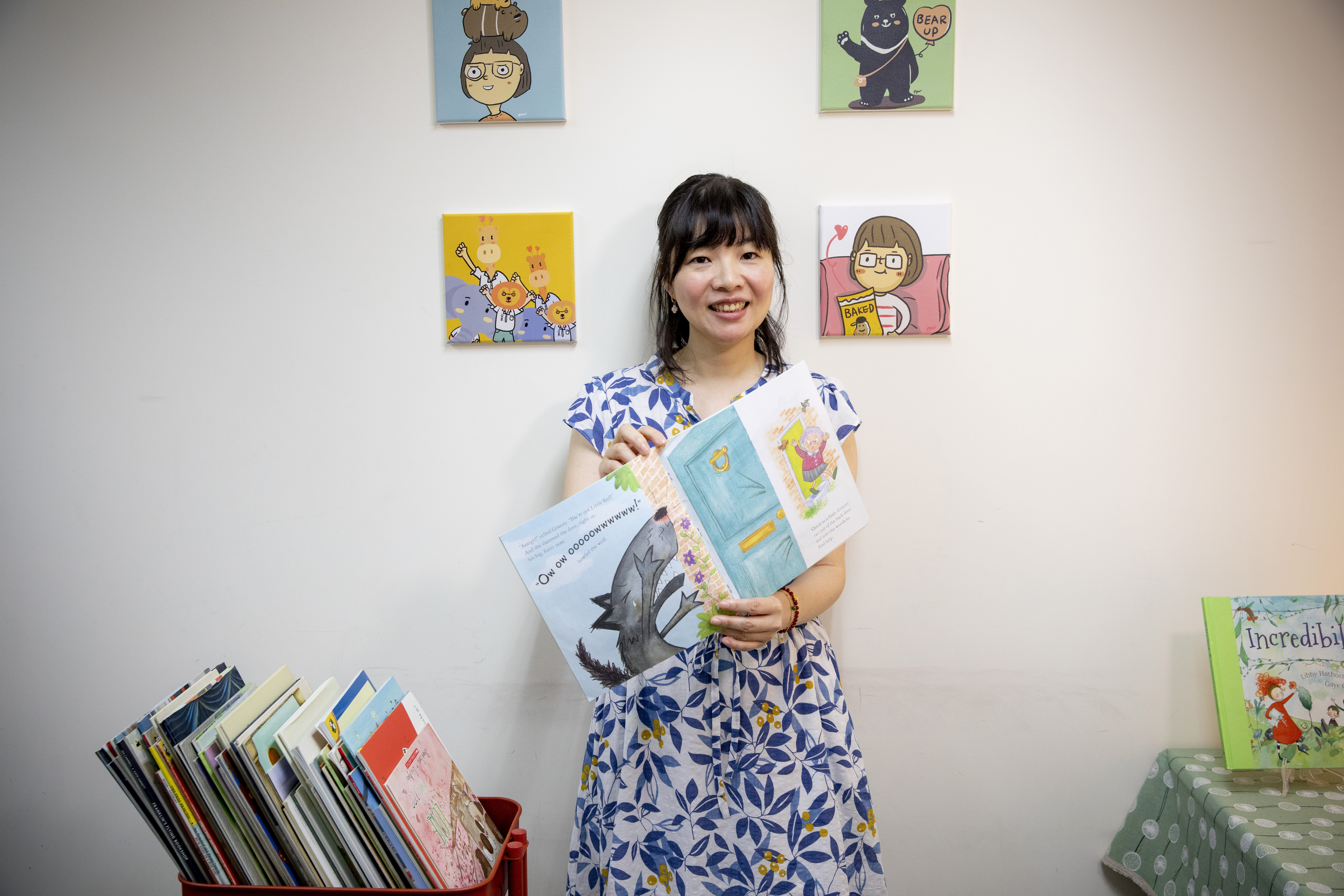 楊佩玲的 「英文繪本賞析與創作」別具特色，是亞東技術學院的熱門通識課。