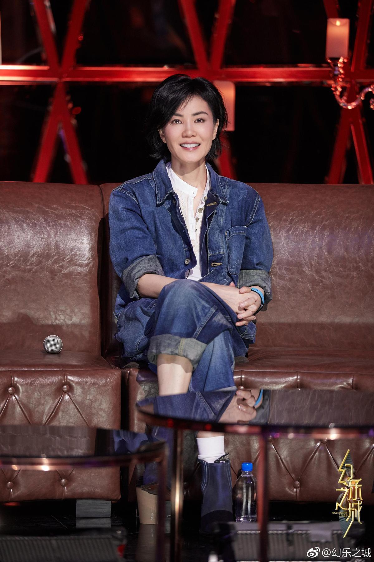 王菲有個「六年一班」小群，只要她在北京，班底就會一起聚會。（翻攝自微博）