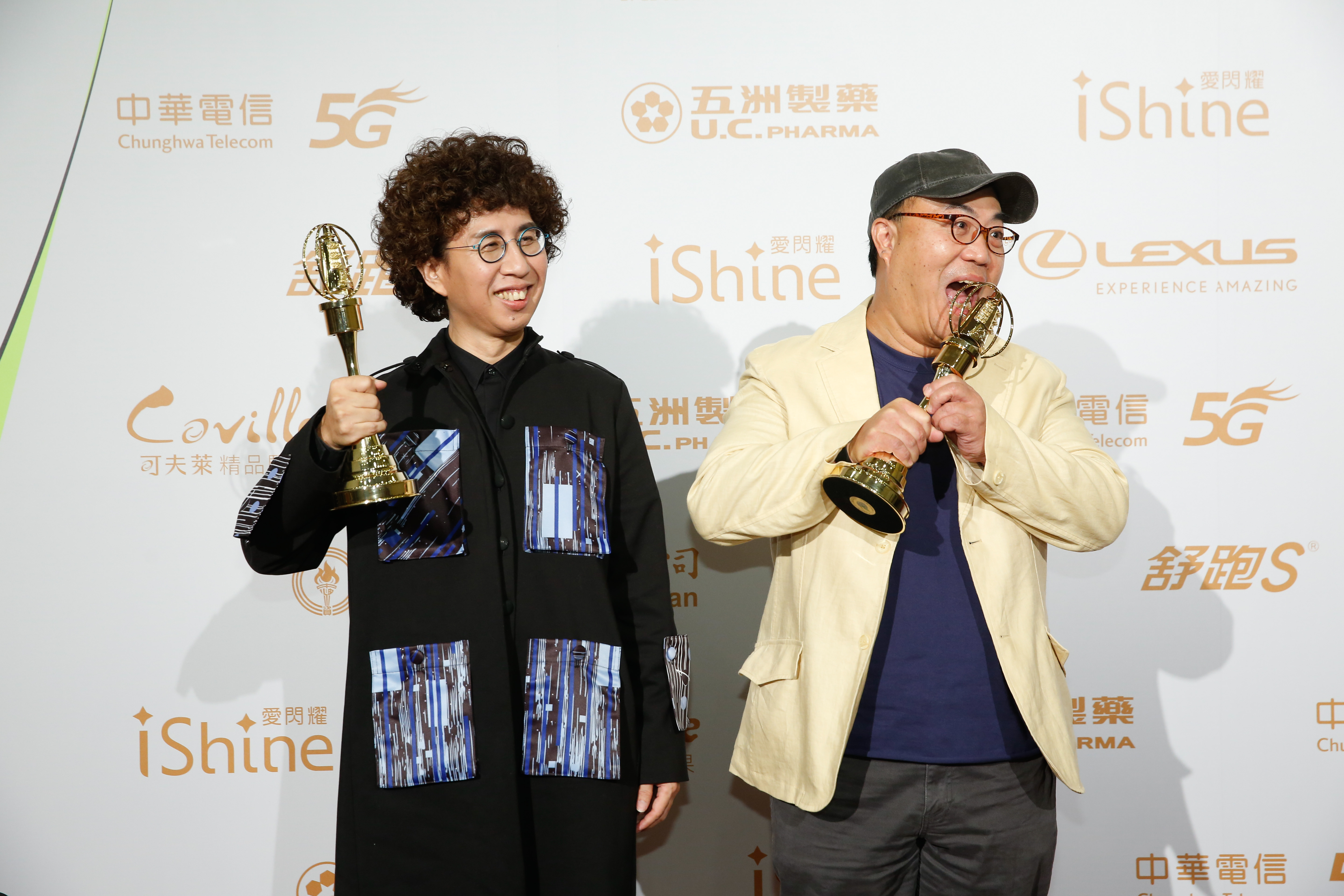 《我在市場待了一整天》製作人劉志雄(右)二度得獎，致詞共花了9分鐘被罵翻。