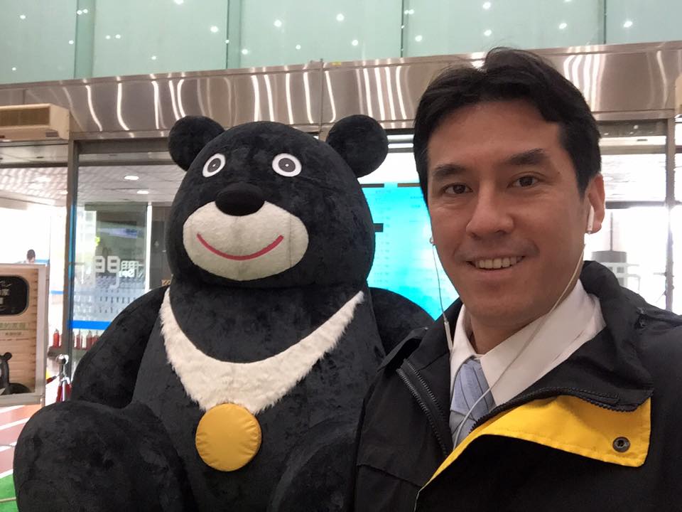 黃暐瀚要政府說清楚現在對美、日的政策到底是什麼。（取自黃暐瀚臉書）