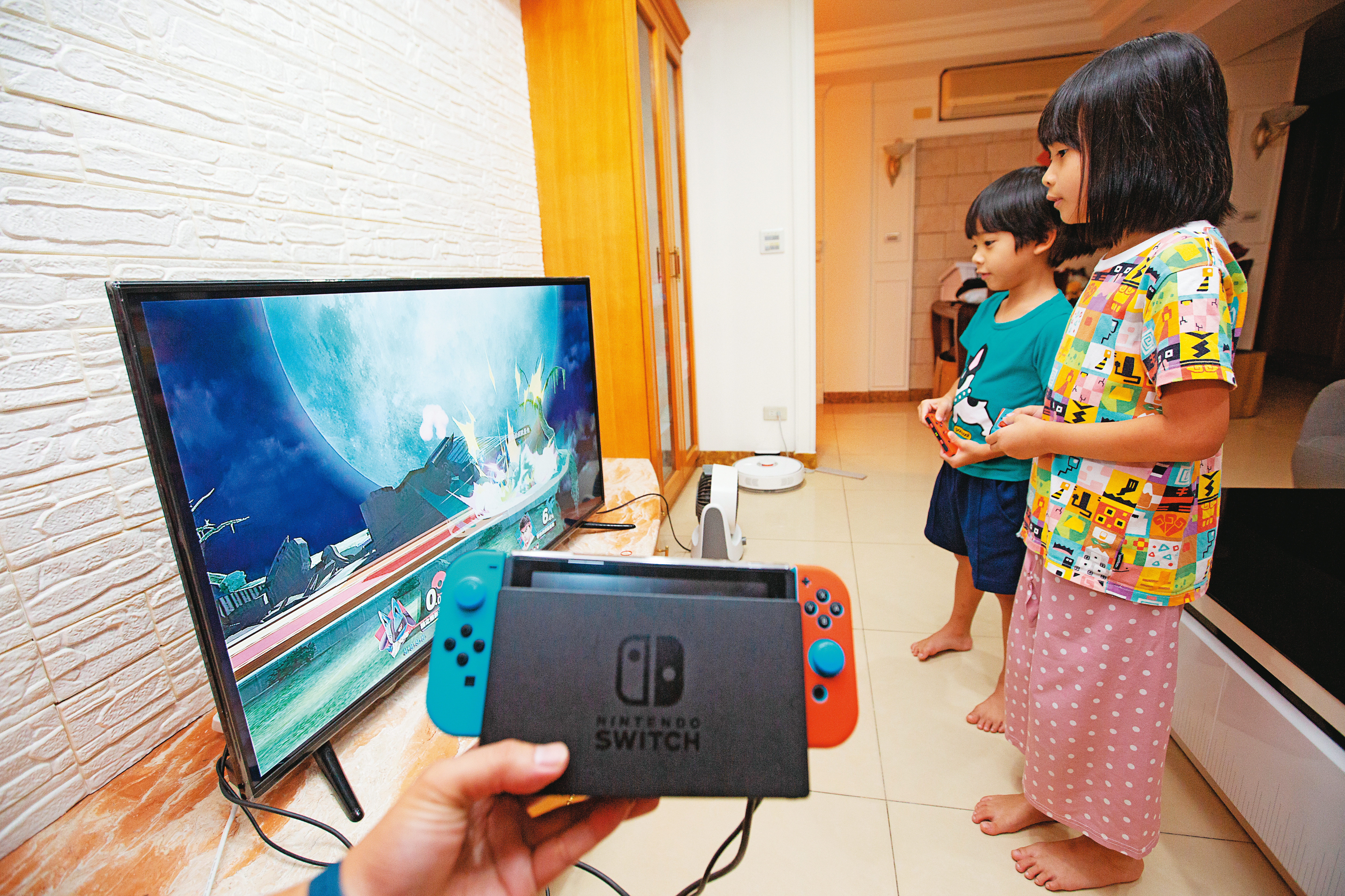 宅經濟引爆居家娛樂產業,Switch新機訂單還沒消化完,PS5、Xbox宣布11月加入戰局。