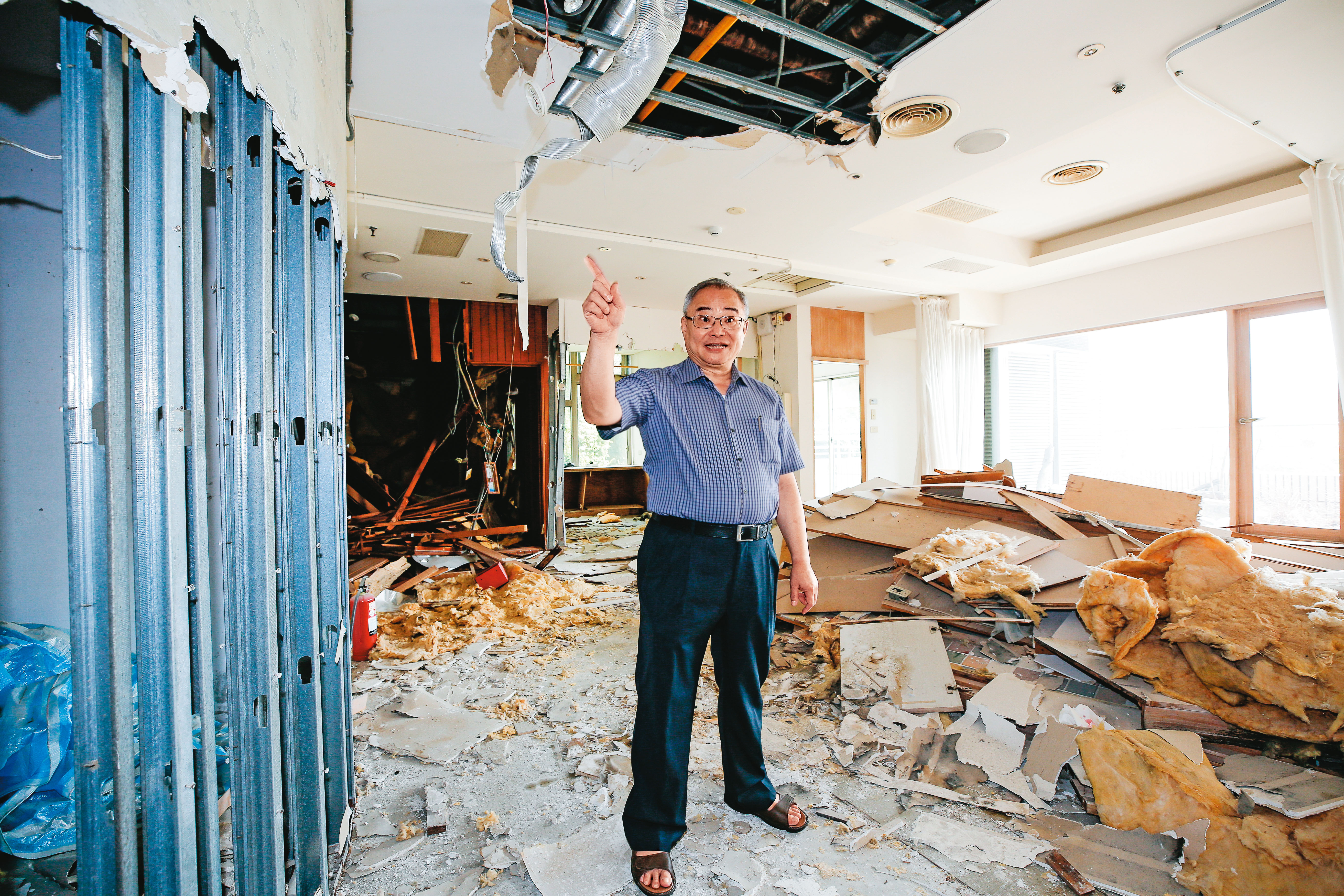 陳先生買下「東方巨人」4到5樓其中1戶房屋，如今因建物產權糾紛無法裝潢施工。
