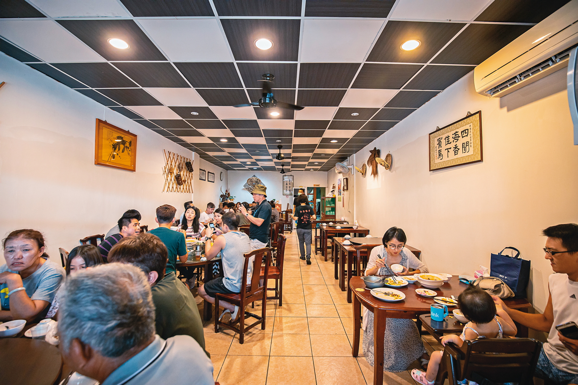 許家廚坊是當地人打牙祭吃飯的餐館。