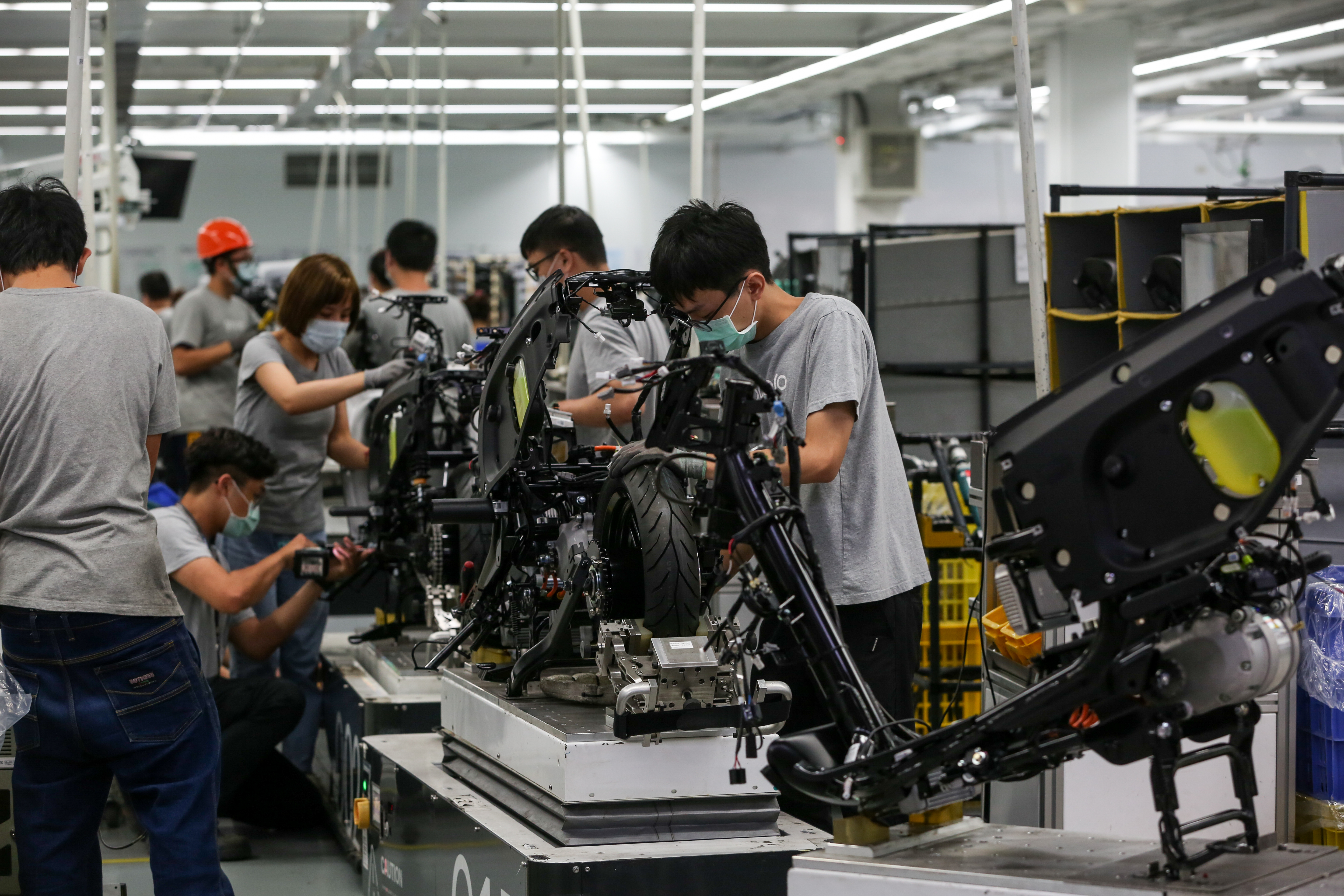 Gogoro廠內以高度自動化取代傳統人力，每個環節各設雲端資料管理工作站。