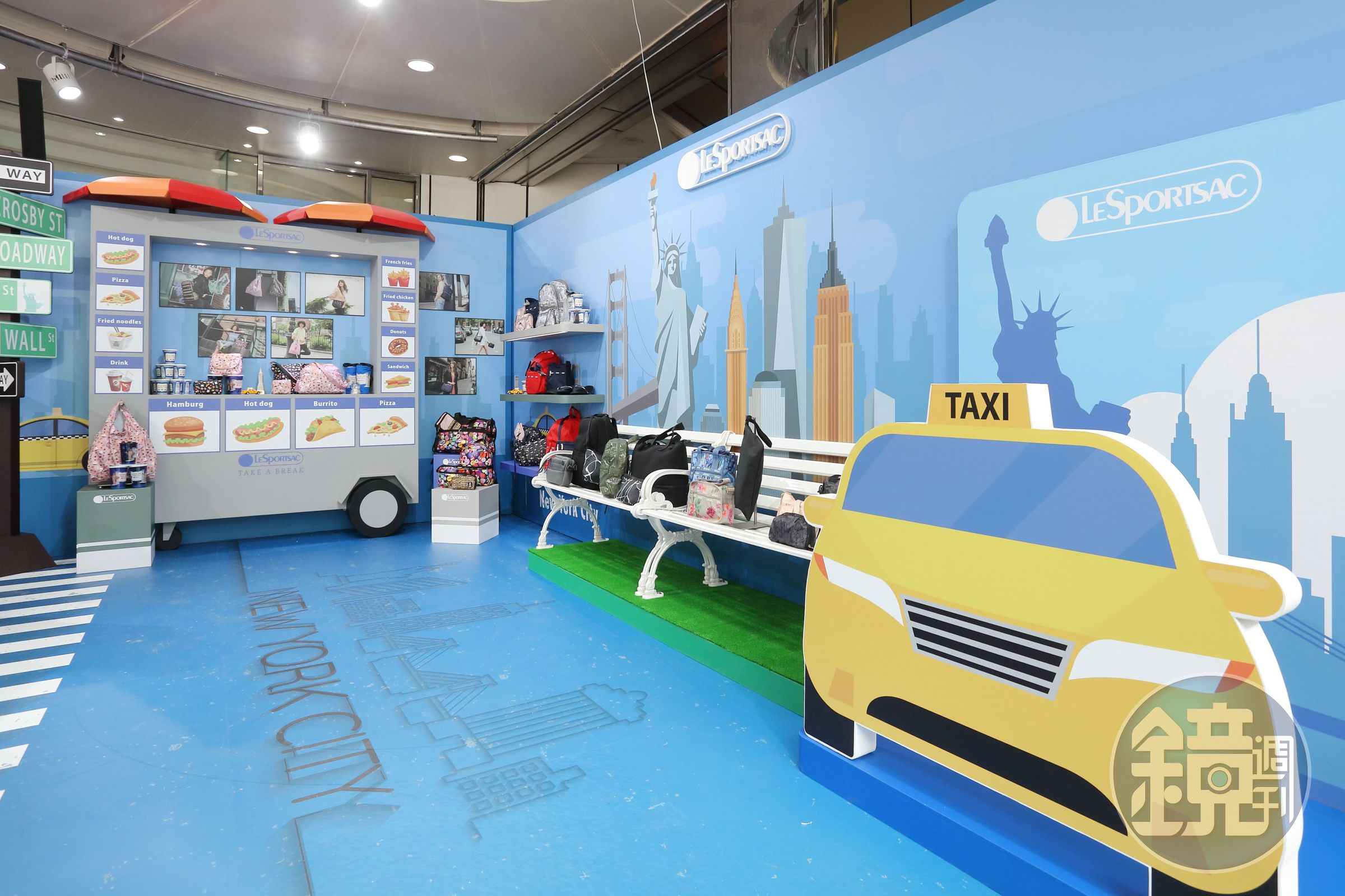 LeSportsac探索紐約Pop-Up Store，運用流動餐車、公園座椅，完美呈現道地的紐約街頭景象。（藍鐘提供）