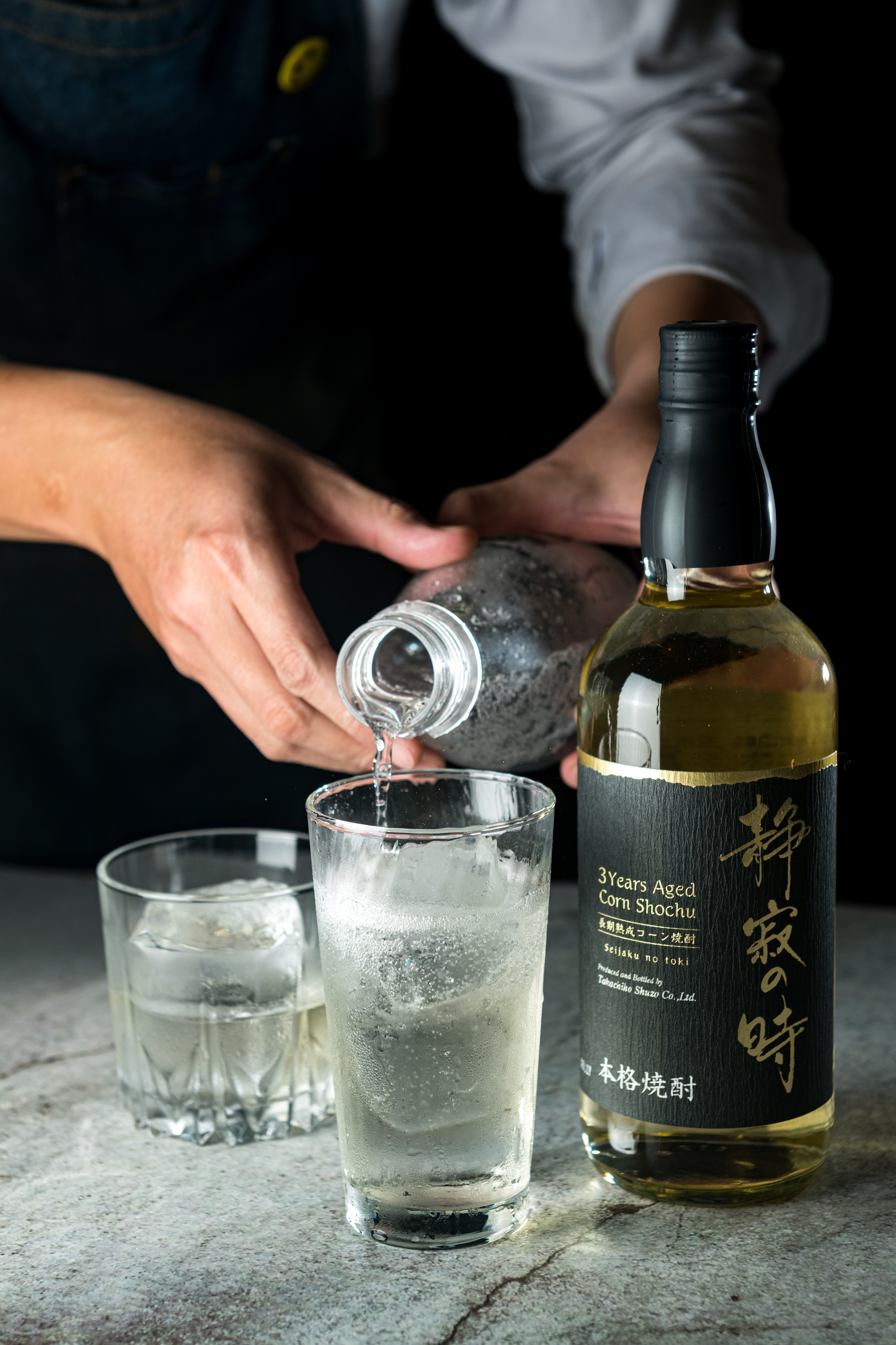 高千穗酒造的「靜寂之時」，比起波本多了奔放玉米香，加蘇打水做成燒酎Highball也很對味。（1,200元／720ml瓶）