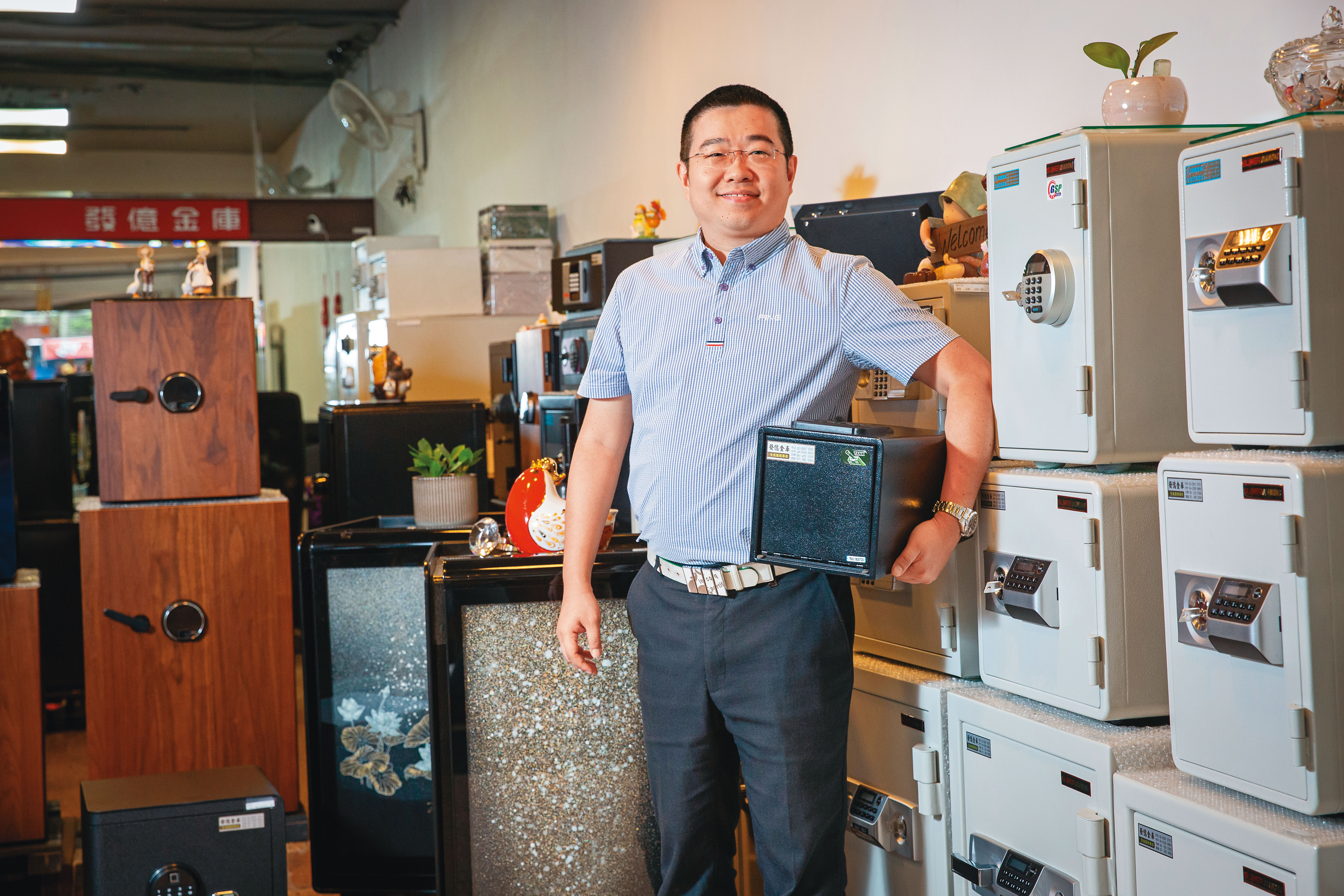 發億金庫創立42年，在第2代辜冠寧接手後，銷售量衝到全台最大，客群從銀行到個人一網打盡。