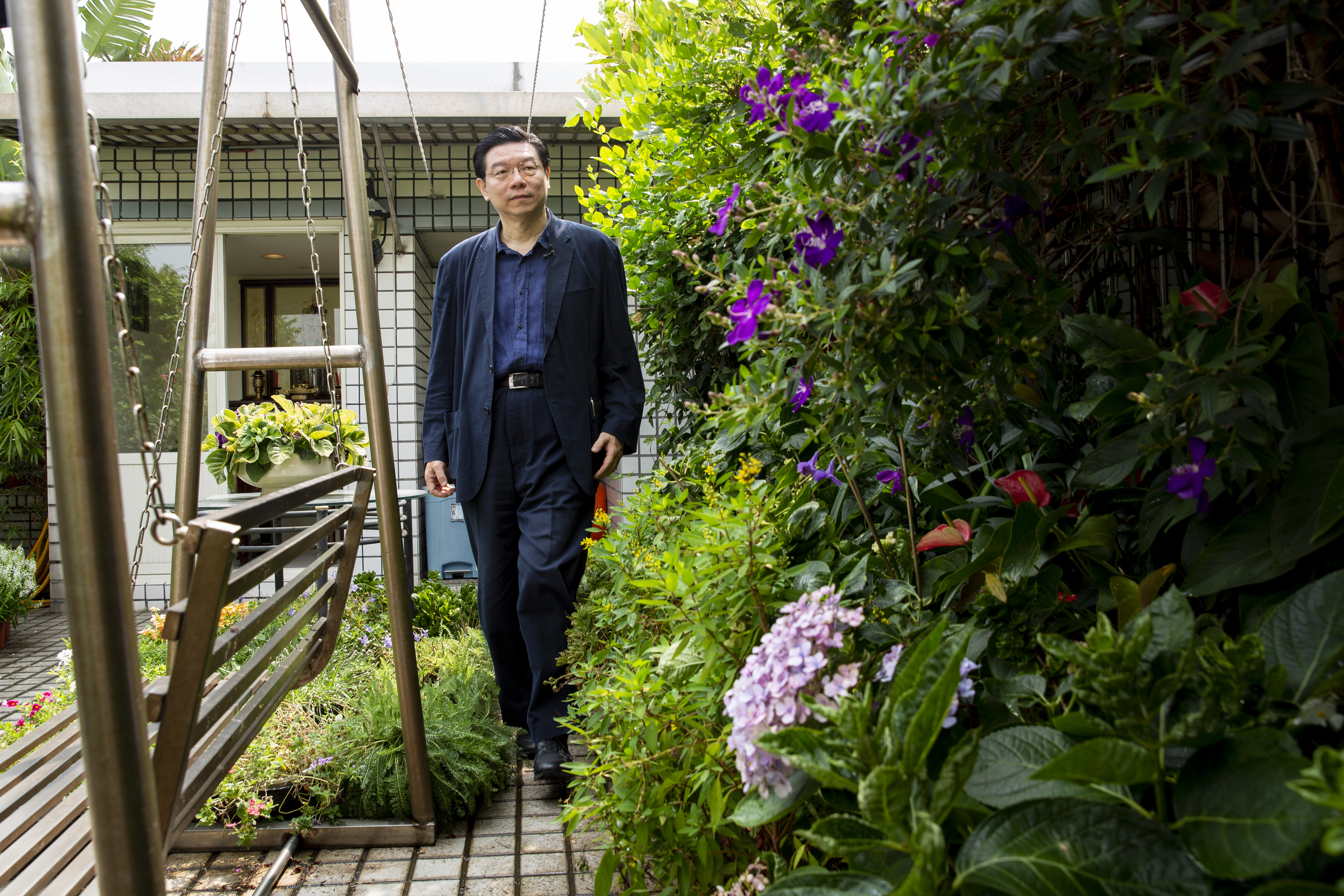 《鏡週刊》社長裴偉吃遍四方，經常在家改良或複製吃過的菜色，現在也公開他的廚房筆記。（攝影：王漢順）