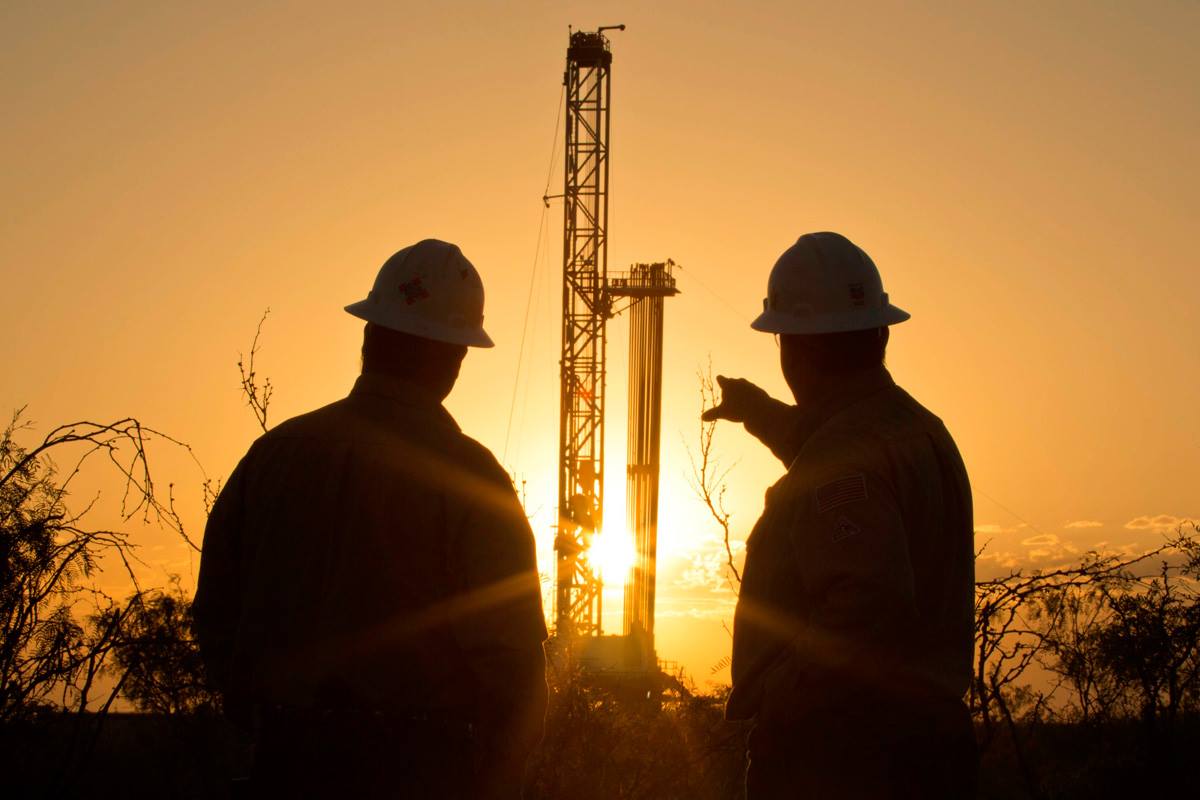 3月油價出現雪崩式下跌,連帶使得元大原油正2 ETF,跌破淨值2元的下市條件。(Chevron臉書)