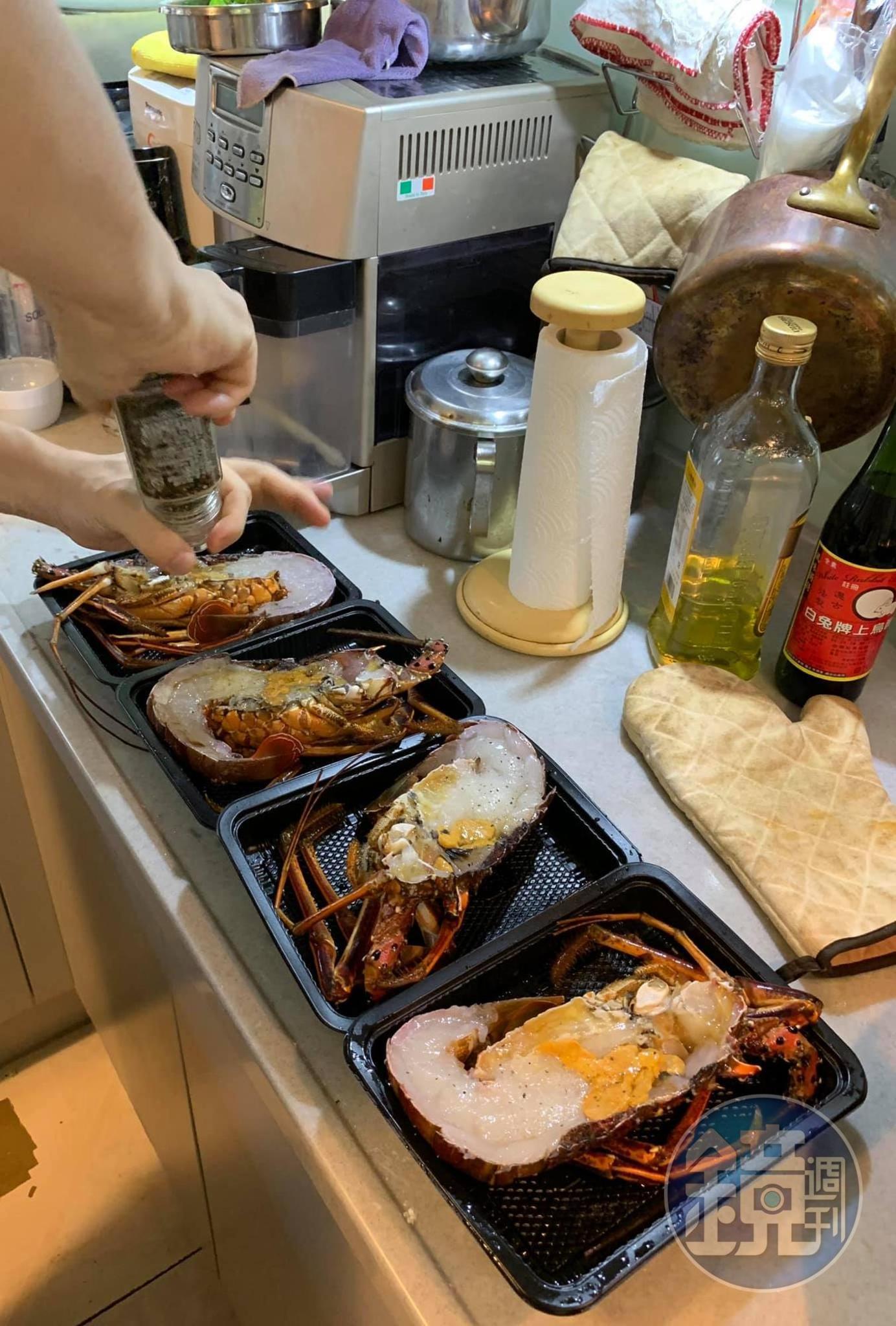 平均灑上胡椒。