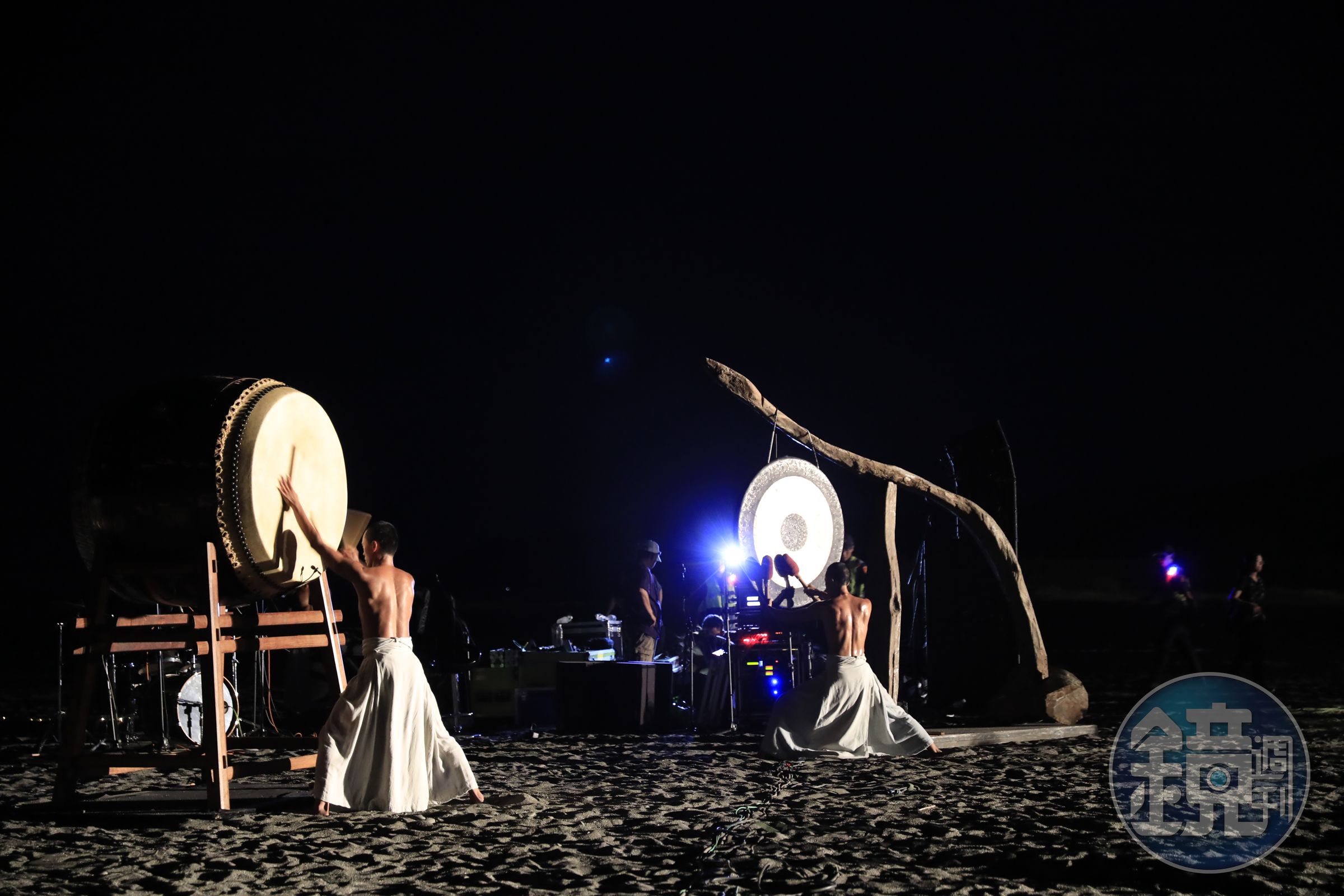 以遼闊星、海為背景邀請優人神鼓尚武濱海公園演出