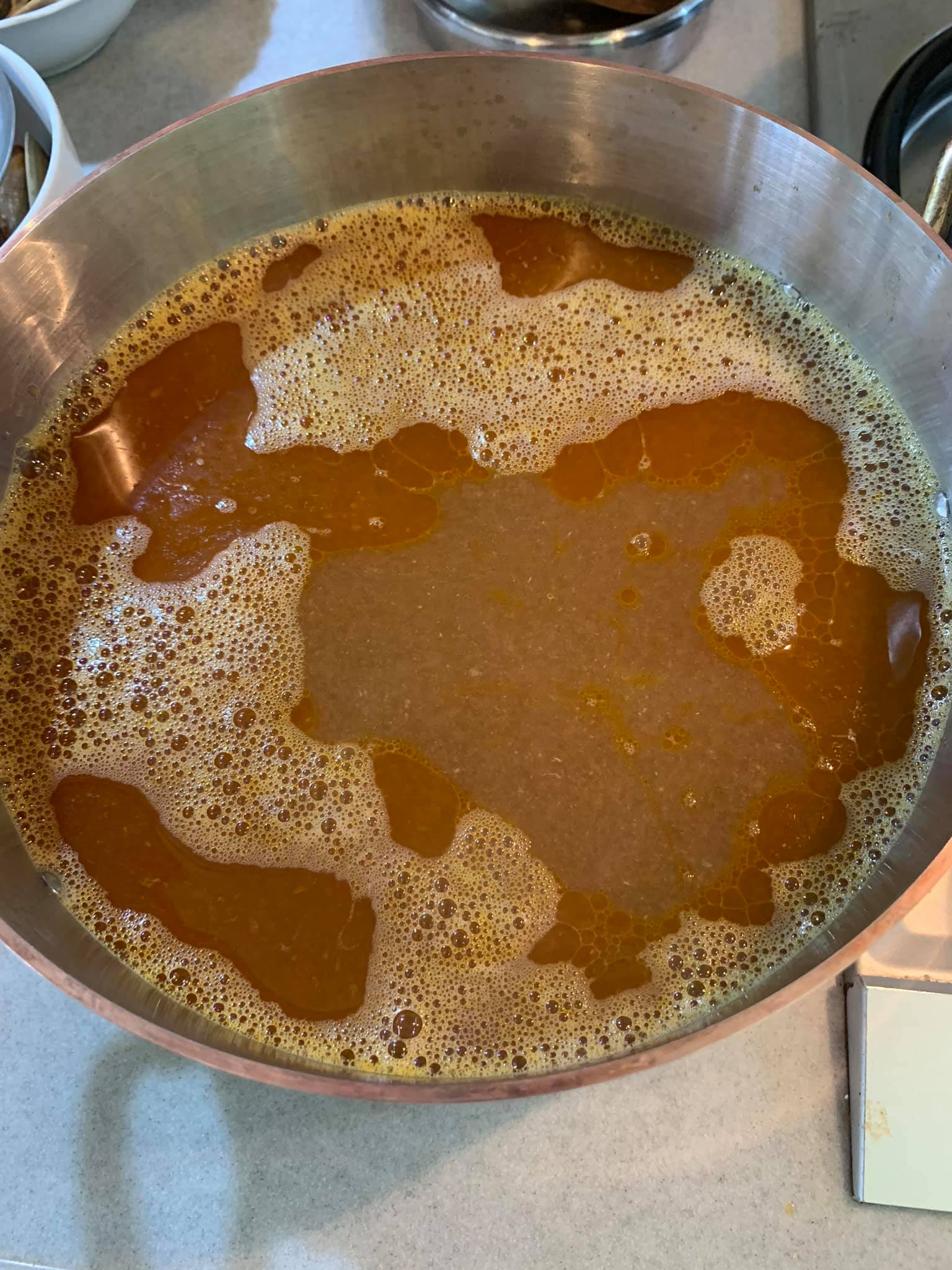 濾好的湯汁。