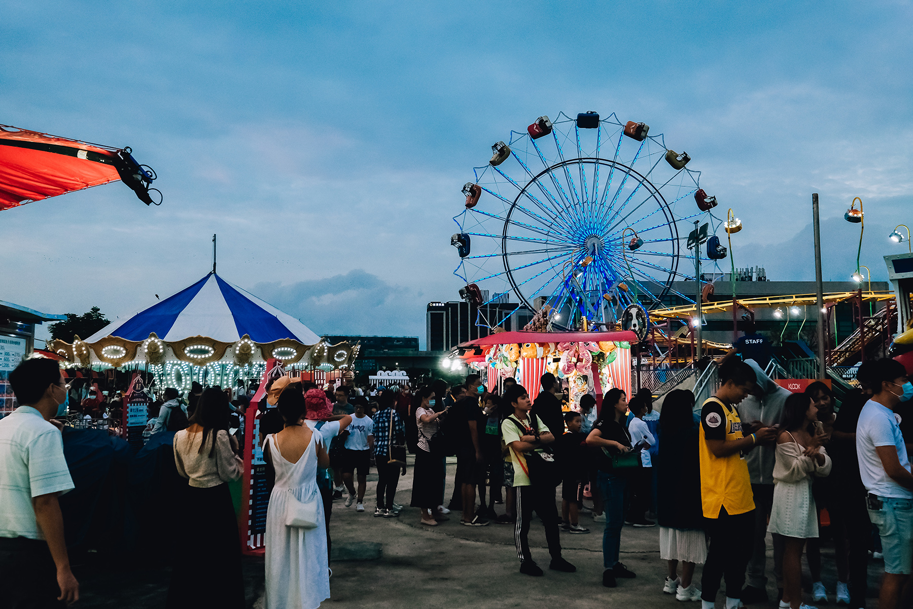 遊樂園腹地不大，不用走到腿痠就能輕鬆玩遍30種設施。