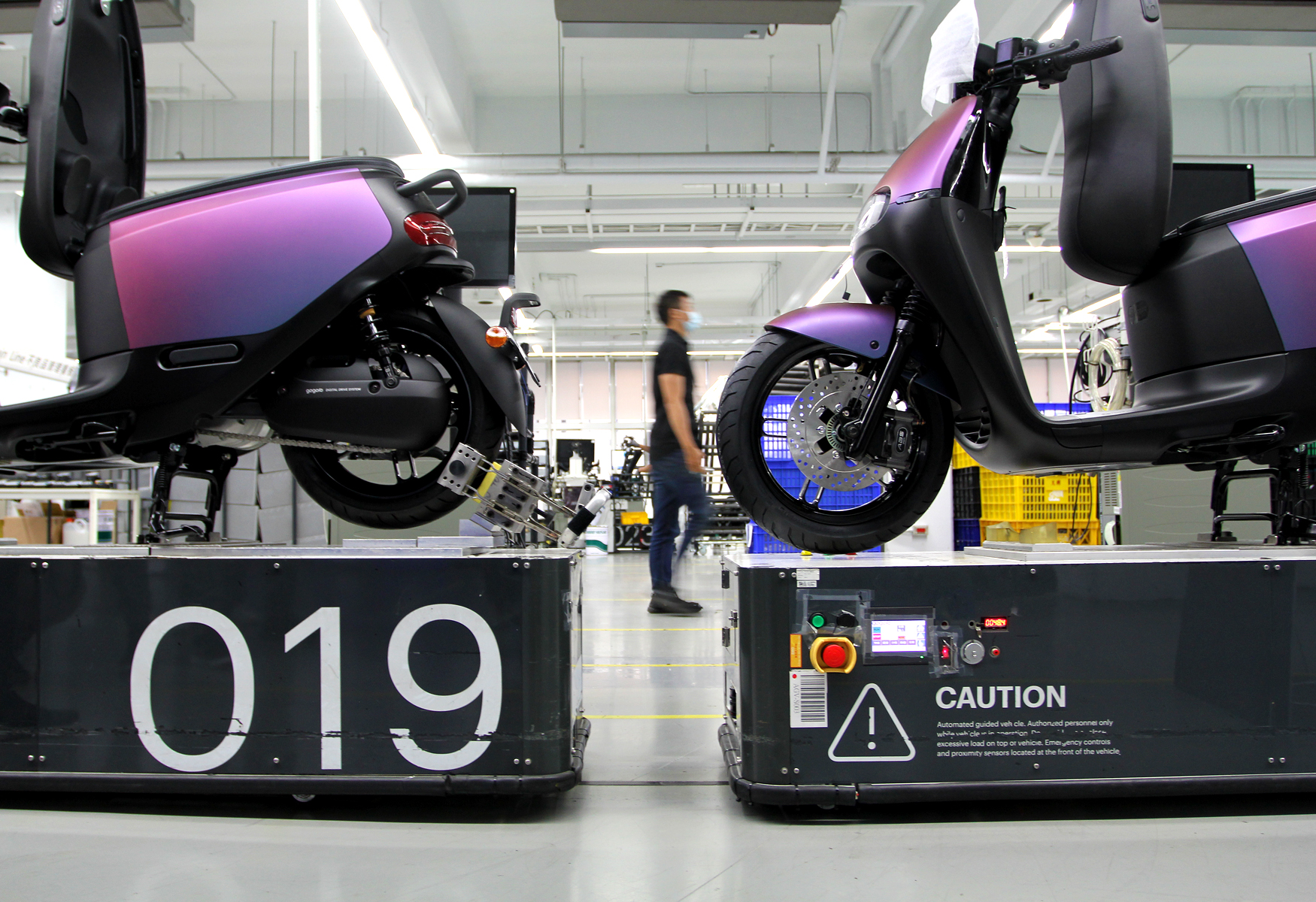 【車廠探密】機器人與年輕人撐起一片天！Gogoro智慧工廠初體驗