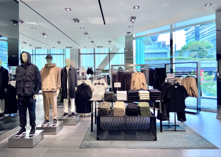 服飾品牌H&M宣布明年將關閉全球250家分店。（翻攝自H&M臉書）