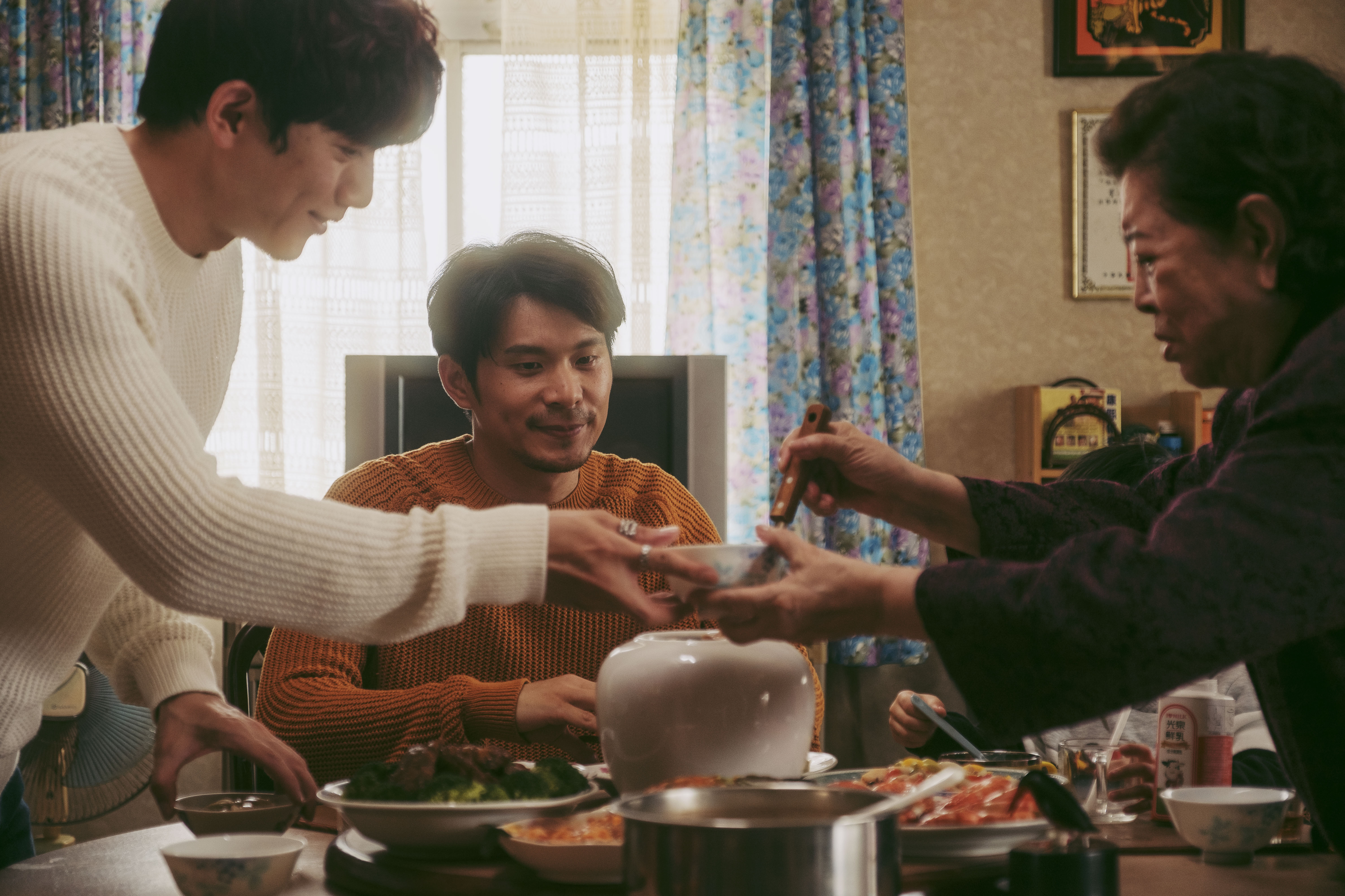 莫子儀（左起）、姚淳耀今年分別在北影、金鐘鍍金，陳淑芳也是金馬呼聲極高人選，三人為《親愛的房客》貢獻了優異演出。（牽猴子提供）