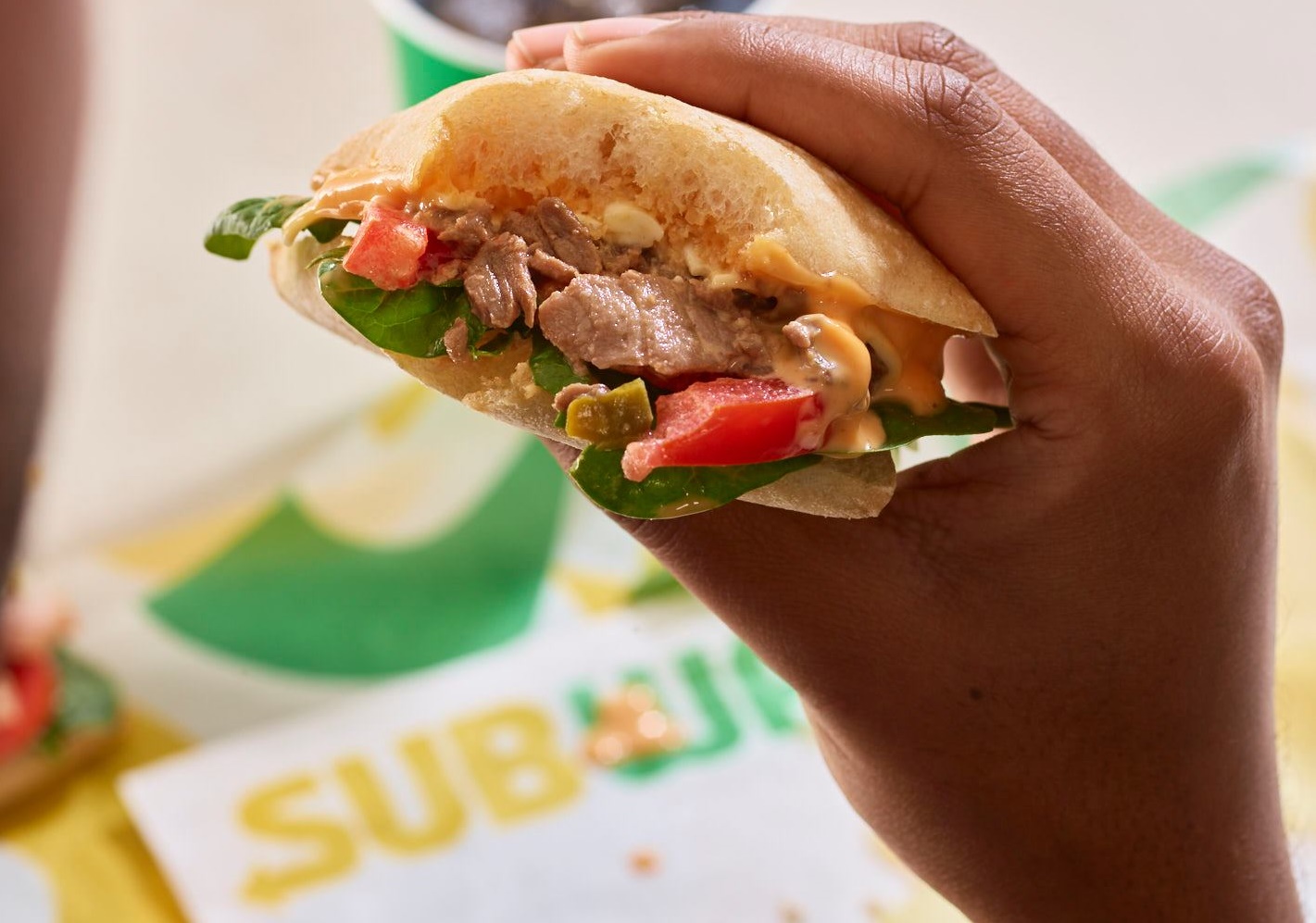 Subway麵包的糖含量達10%，為愛爾蘭免增值稅主食標準的5倍之多。（翻攝自Subway UK & Ireland臉書）