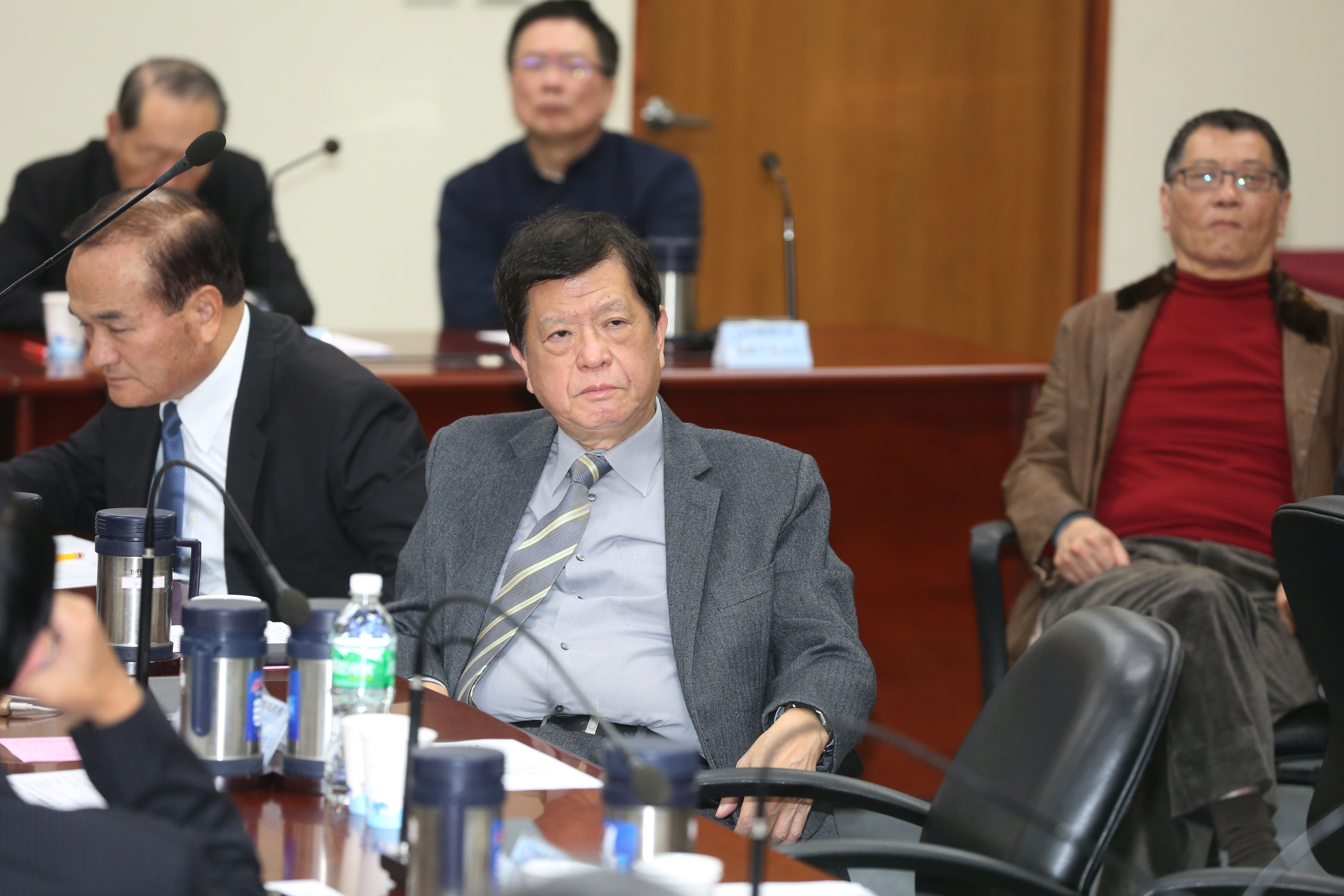 國民黨中常委江碩平（圖中）表示，風水玄學「寧可信其有、不可信其無」。（本刊資料照）