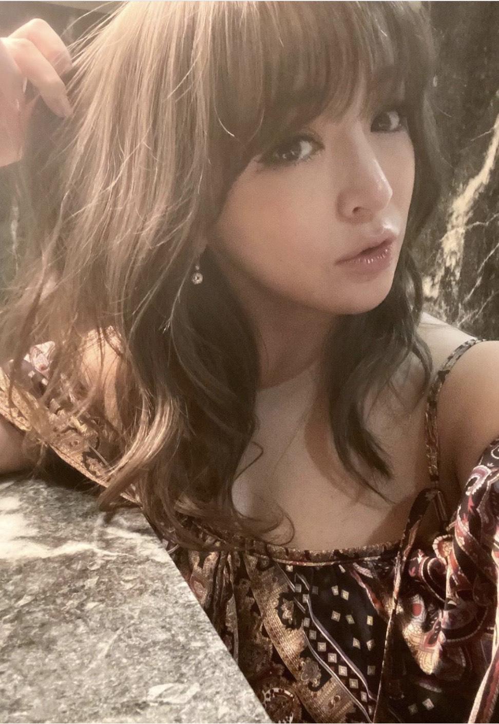 已經42歲的濱崎步保養得相當好，打扮起來仍宛如剛出道時的模樣。（翻攝自濱崎步IG）