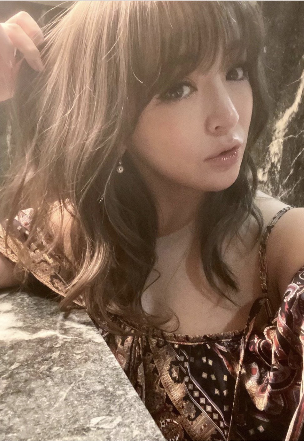 已經42歲的濱崎步保養得相當好,打扮起來仍宛如剛出道時的模樣。(翻攝自濱崎步IG)