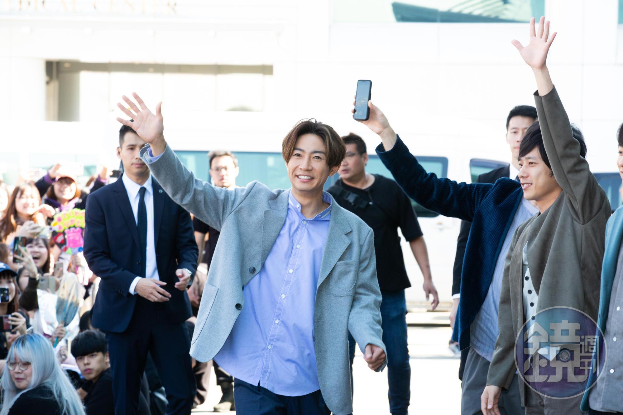 相葉雅紀10月份接棒志村健生前主持的《天才！志村動物園》，節目除了更改部分型態，也改名為《我愛大家的動物園》。