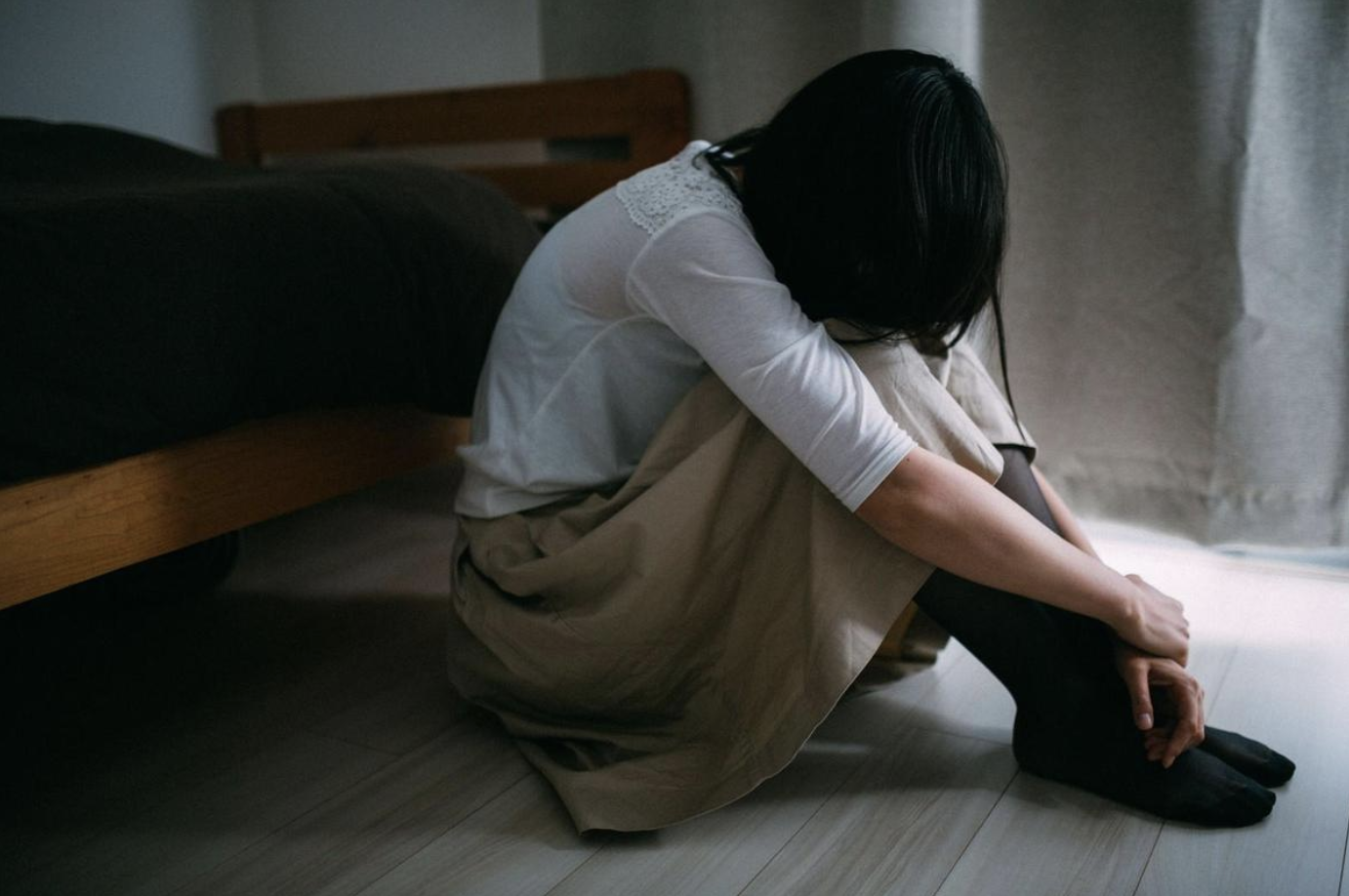 媳婦連擲三個「聖茭」被婆婆認定偷錢，最後真相大白全部人都傻眼。示意圖。（翻攝自PAKUTASO）