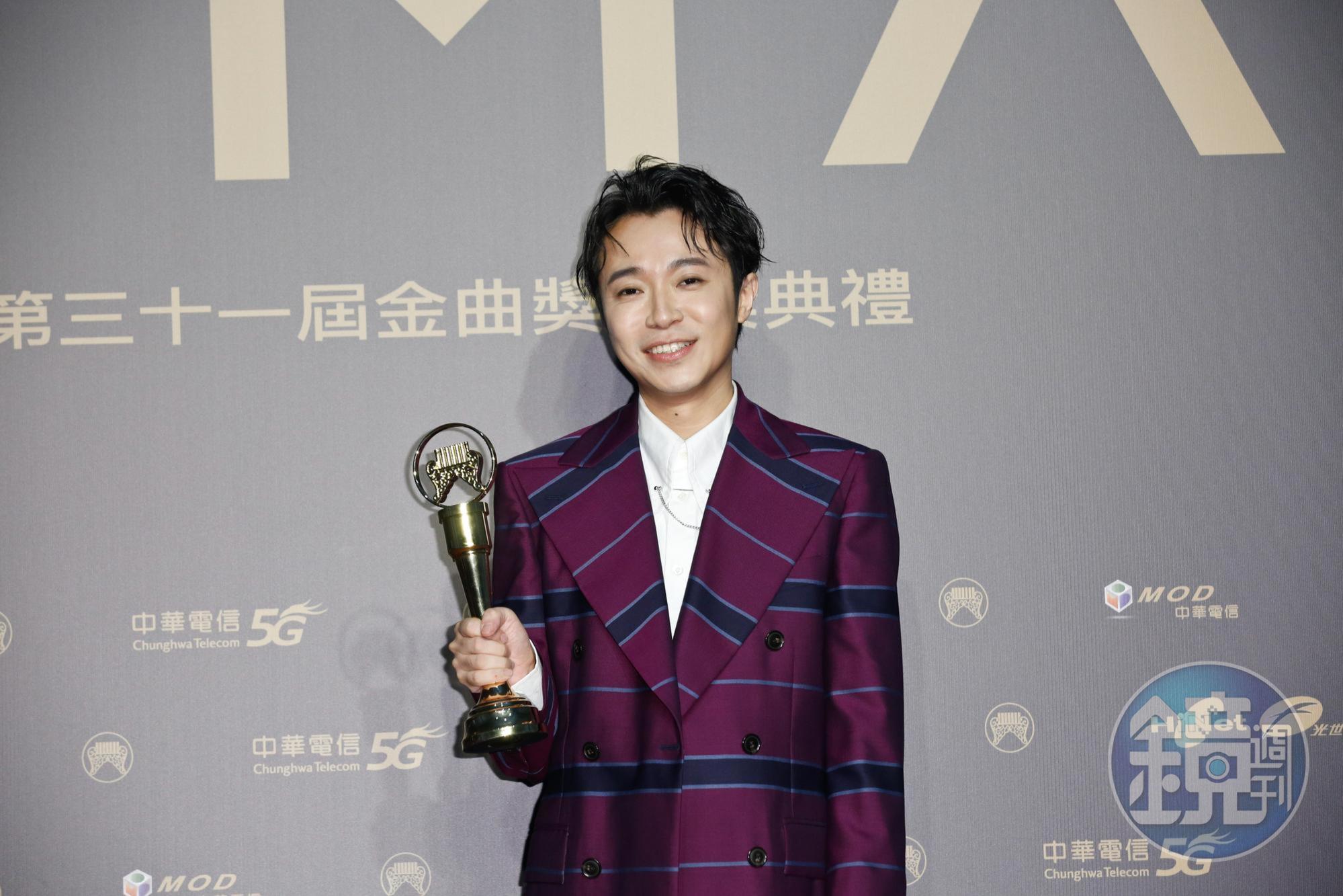 吳青峰首度入圍歌王,就榮登金曲31歌王寶座。