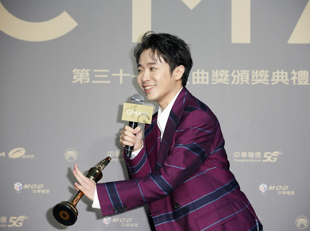 吳青峰壓倒群雄，無懸念登上金曲31國語歌王寶座。