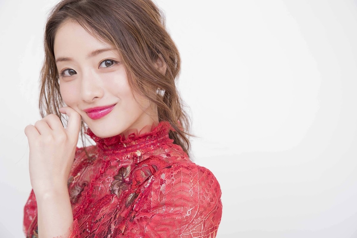 石原聰美日前宣布結婚喜訊，準老公是同齡的圈外人。（翻攝自www.fanthology.me）