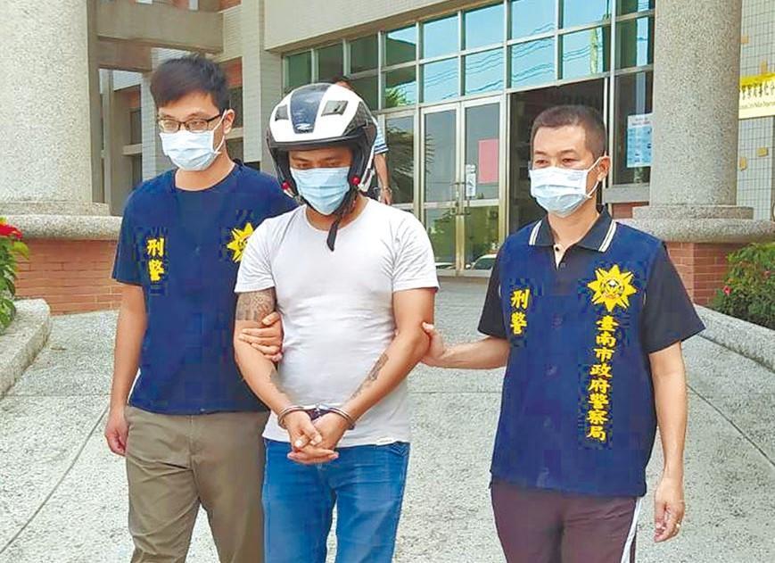 吳姓男子酒後朝張姓男子連開3槍,張男左胸中彈命危。(善化分局提供)