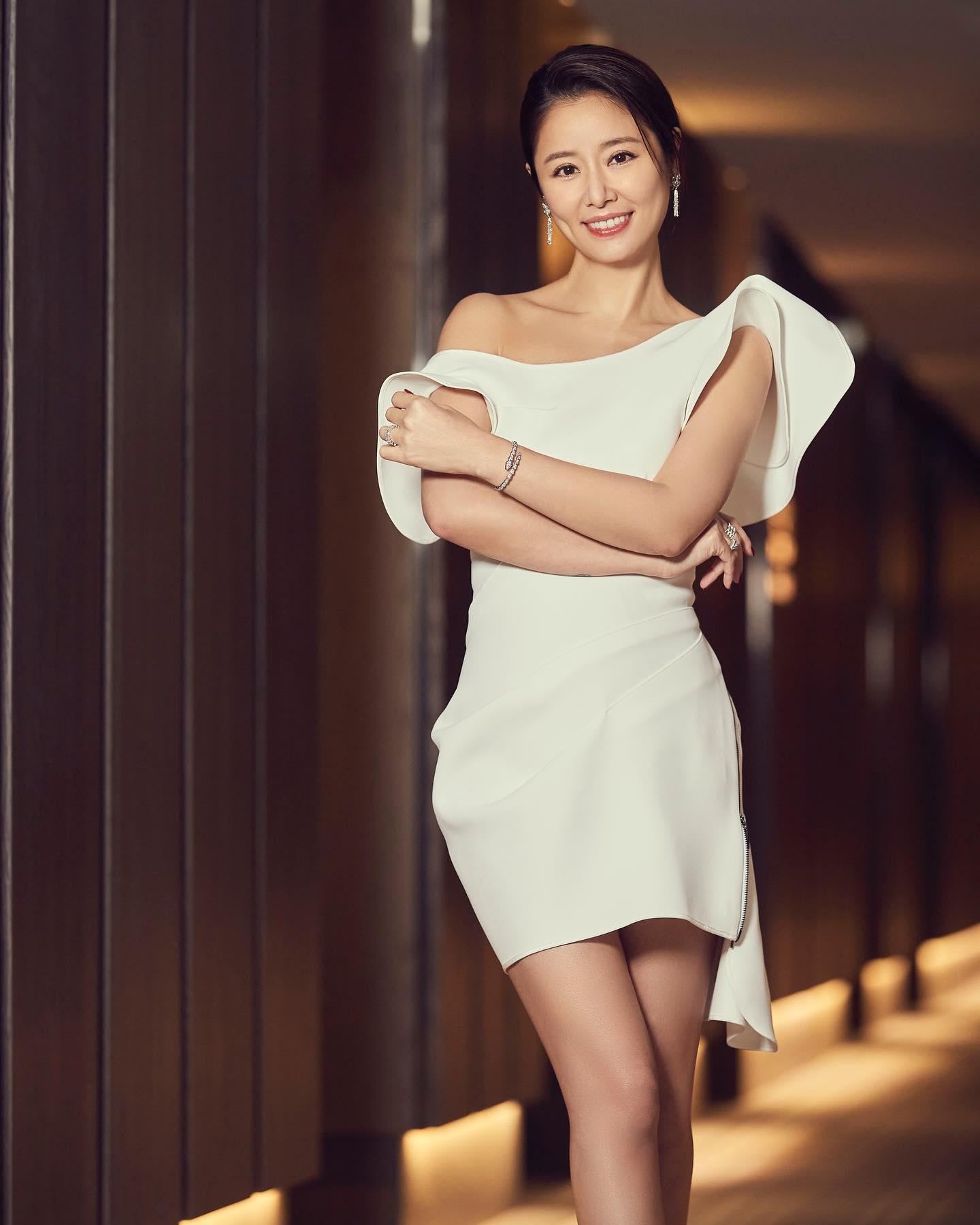 林心如產後復代言不斷,從奶粉、尿布、珠寶一律來者不拒。(翻攝林心如臉書)