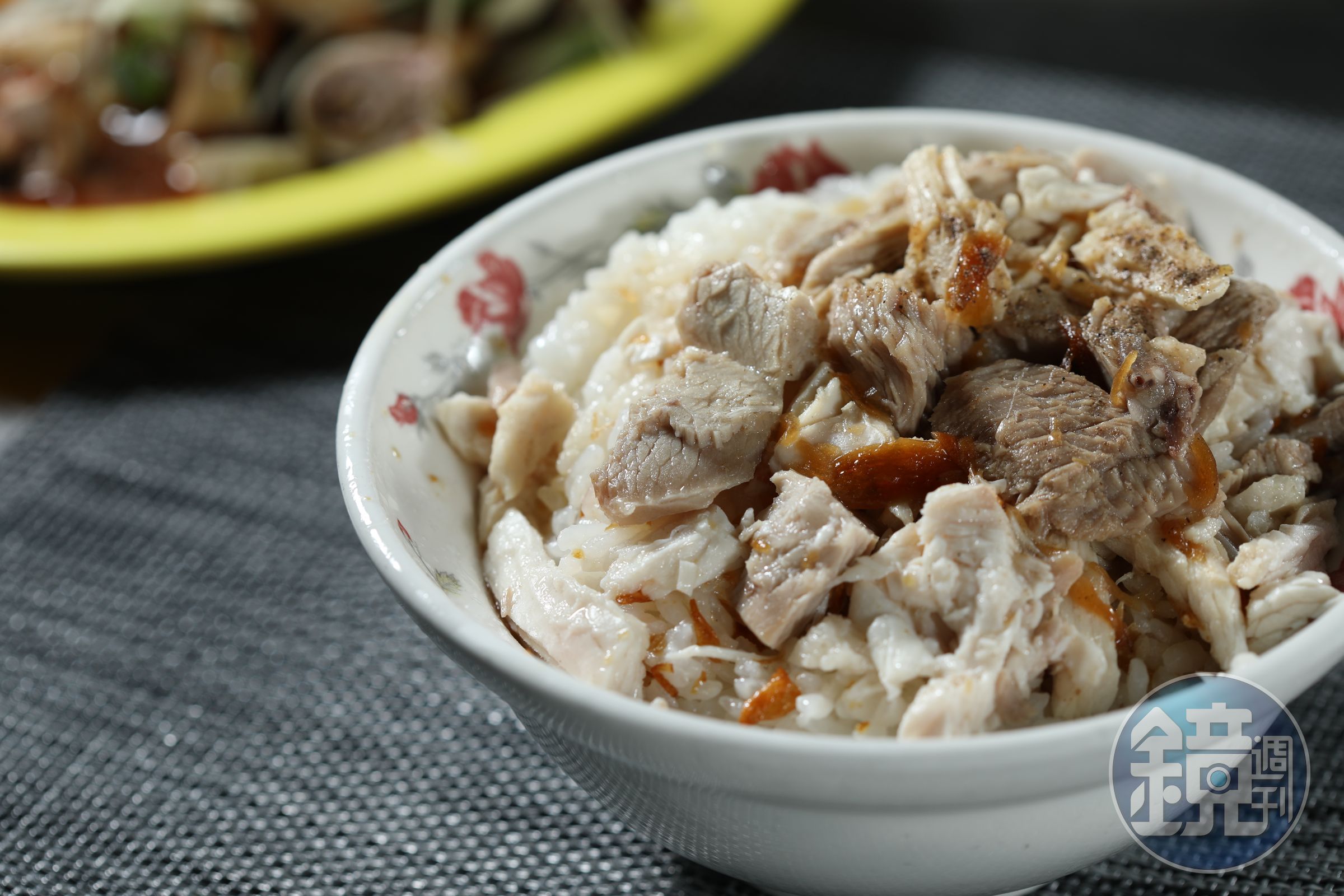 「火雞肉飯」肉塊稍嫌乾柴，淋醬少了香氣，表現較為普通。（30元／碗）