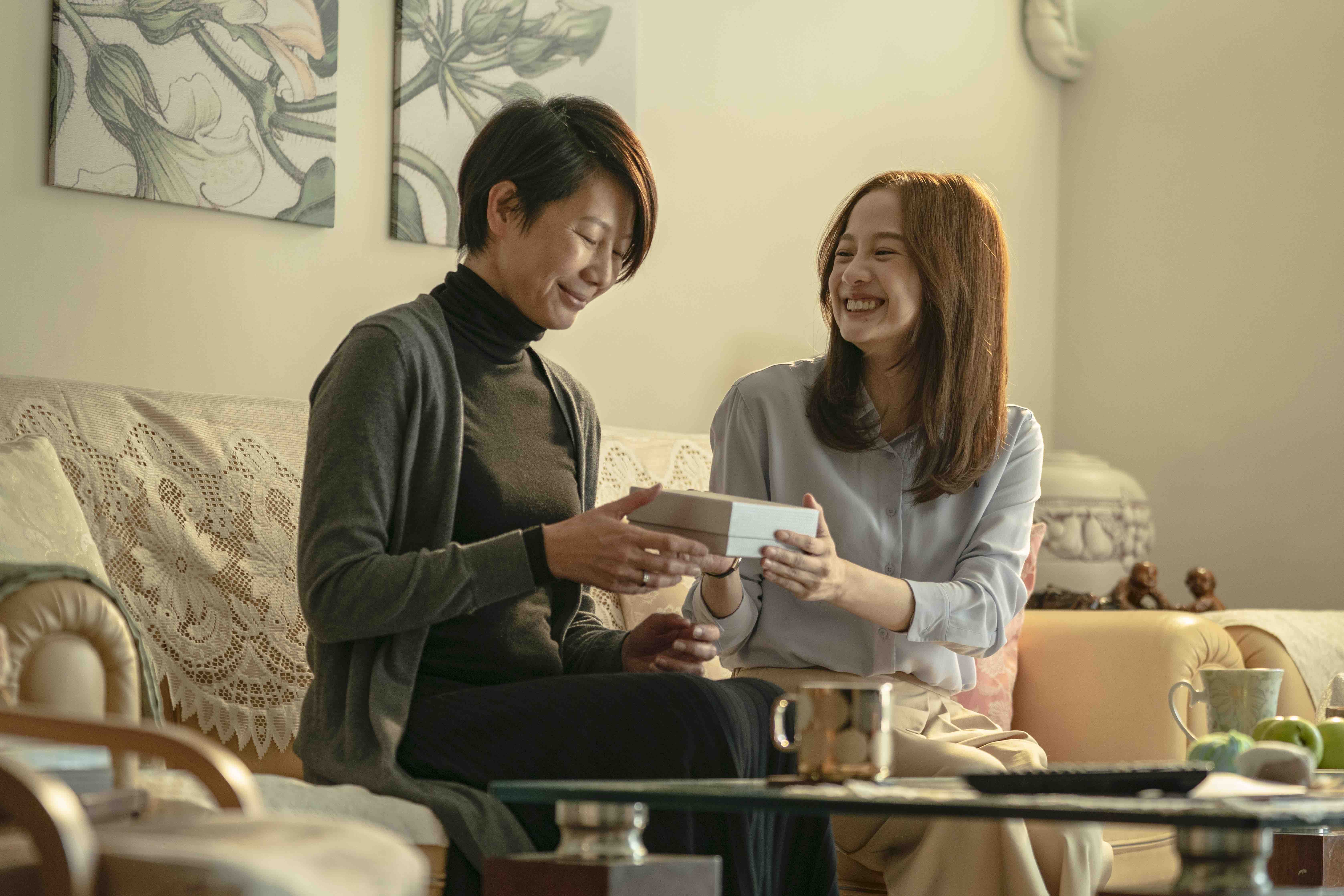 簡嫚書與丁寧飾演母女。(LINE TV)