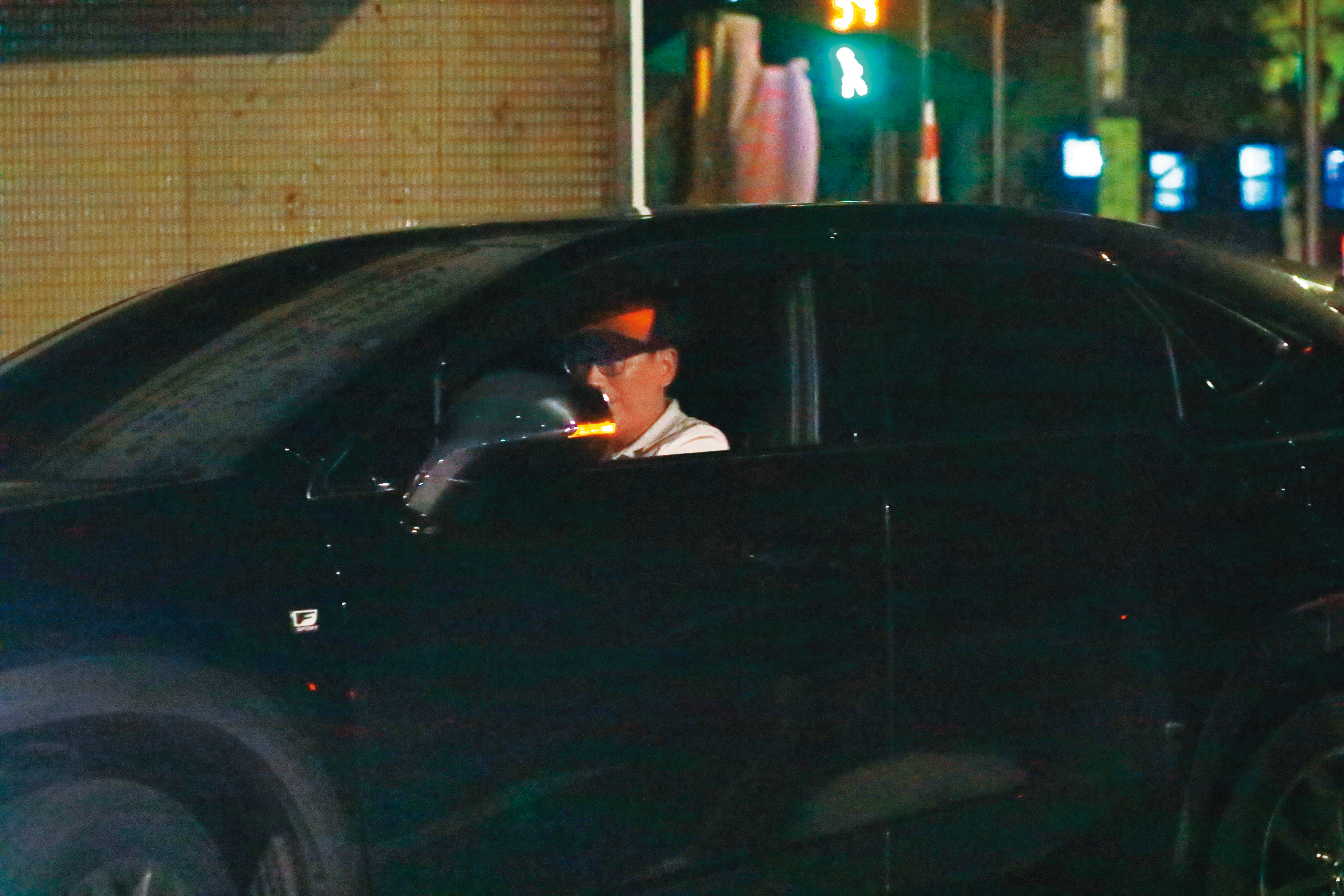 8月31 01：10 宋少卿將車開回住家地下停車場，成了明顯的酒駕行為。