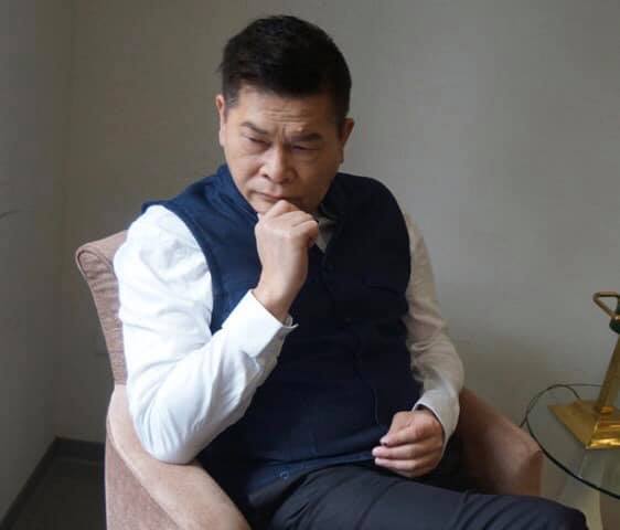 澎恰恰近日表示債務問題讓他快撐不住，經紀人妻子也疑似因此健康出問題。（翻攝自澎恰恰臉書）