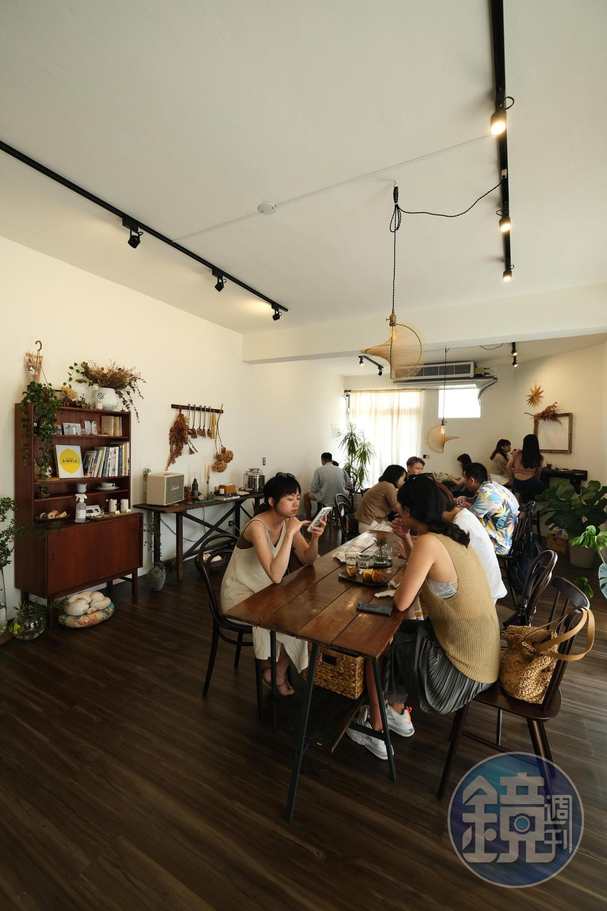 古董家具、老件全是老闆Cherry費心張羅購置。