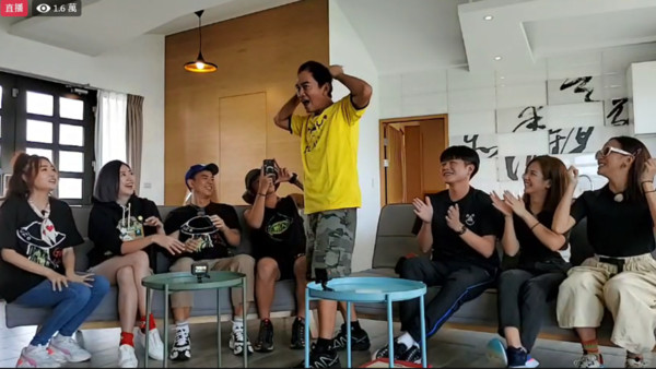 《綜藝玩很大》今天飛往澎湖錄外景，吳宗憲（中）回歸擔任黃隊隊長。（翻攝自綜藝玩很大YouTube頻道）