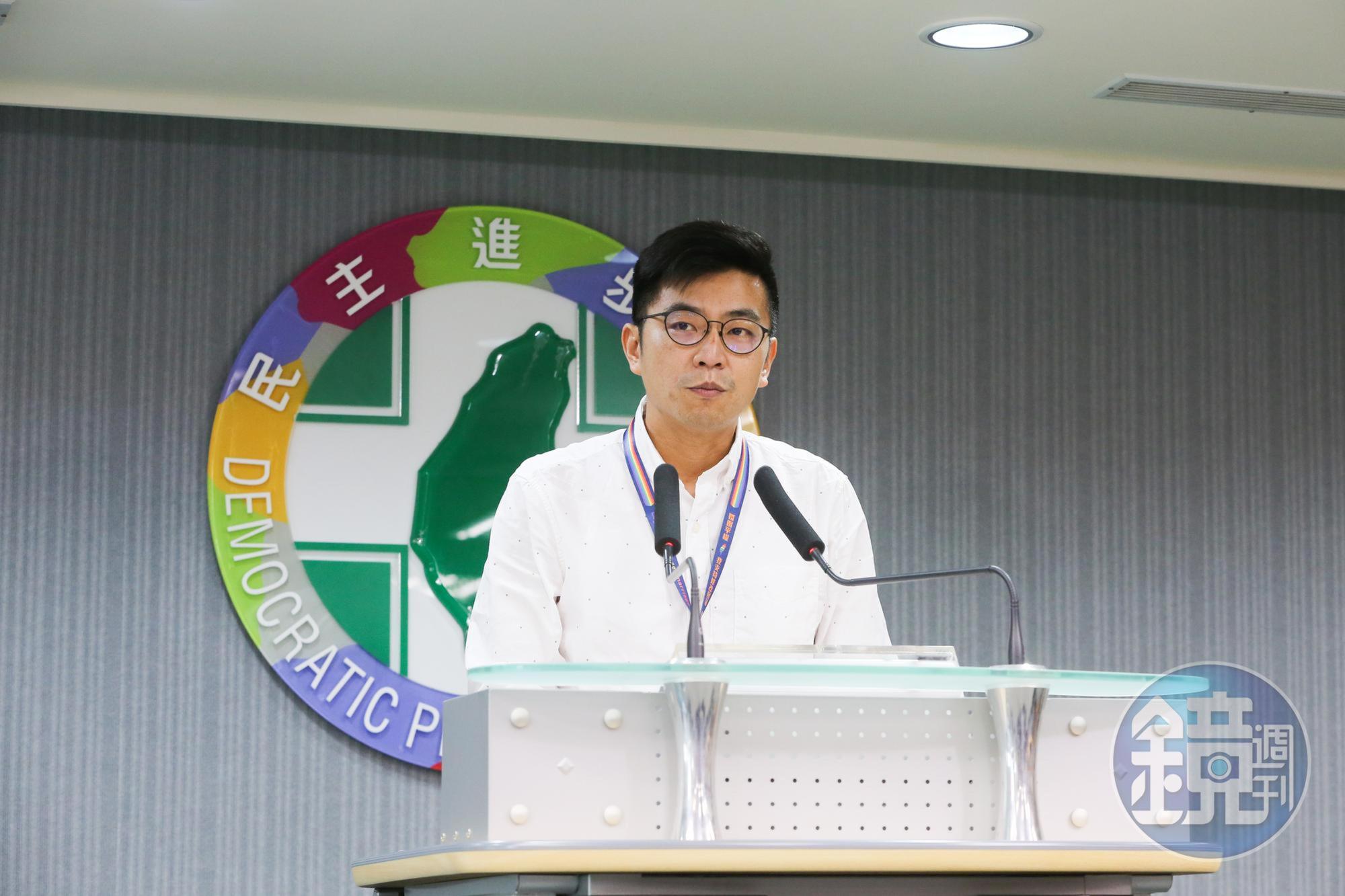 國民黨因提「台美復交」案被國台辦嗆聲，民進黨發言人周江杰今幫忙反擊，呼籲國台辦能「明辨是非」。