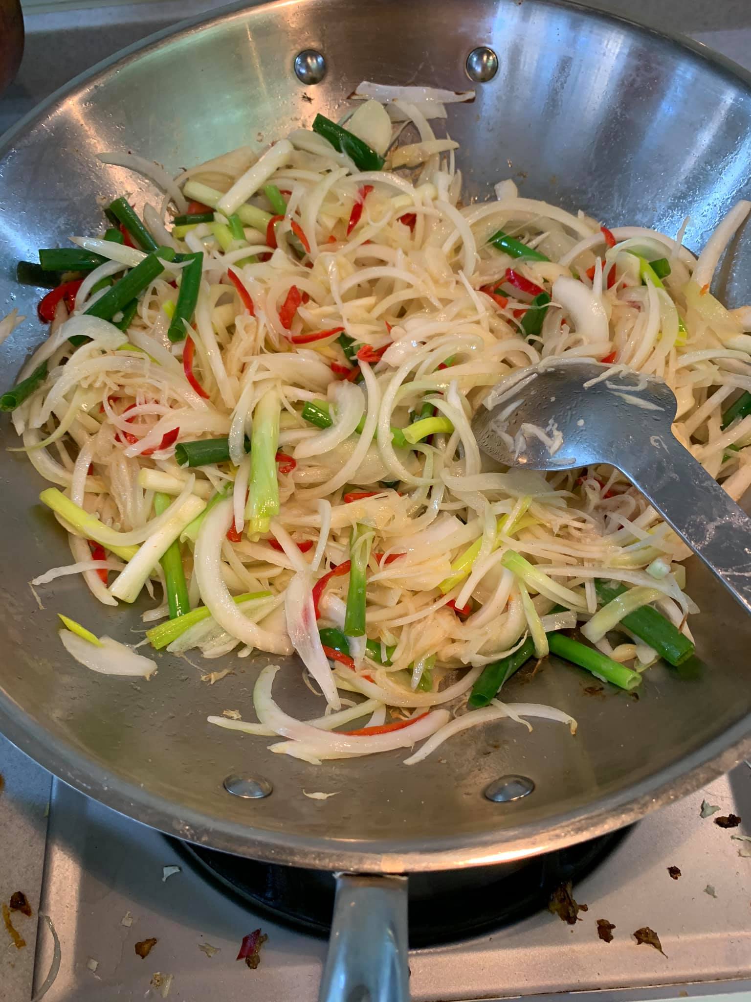 炒熟即可，不要炒太久。