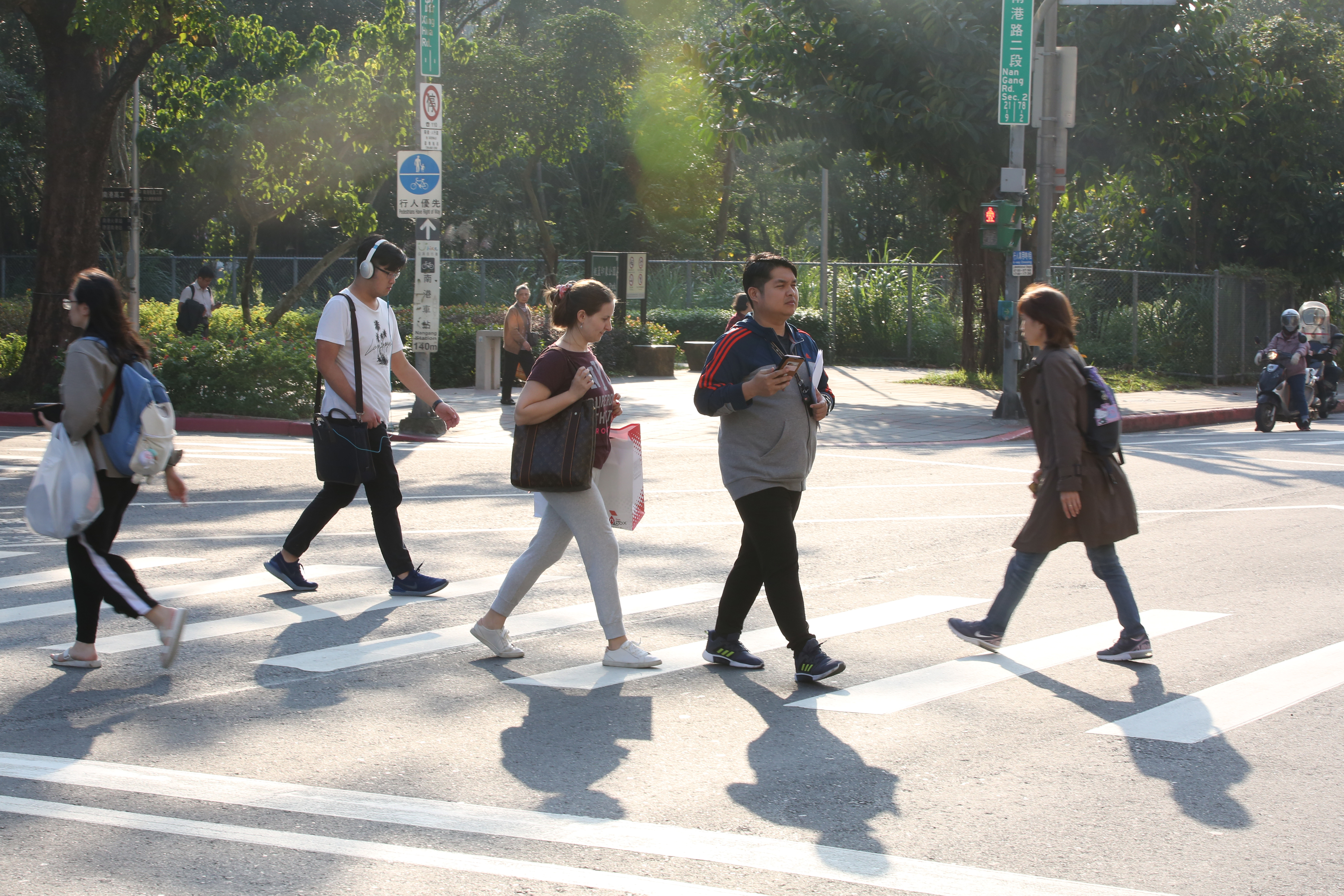 雙十國慶連假南北天氣大不同，週日開始東半部降雨機率提高。（資料照）