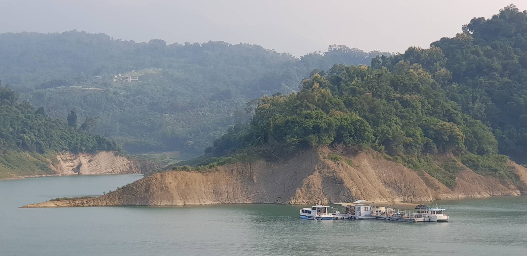 今年尚無颱風襲台，中秋連假也沒有雨水進帳，水庫蓄水量直直落。圖為示意圖，曾文水庫缺水畫面。