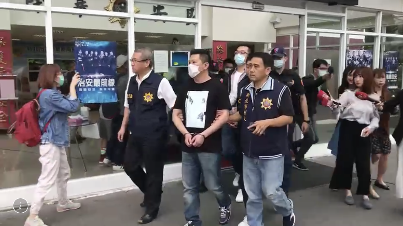 警方拘提會長林修伯、幹部施俊吉等竹聯幫共10多人到案。(警方提供)
