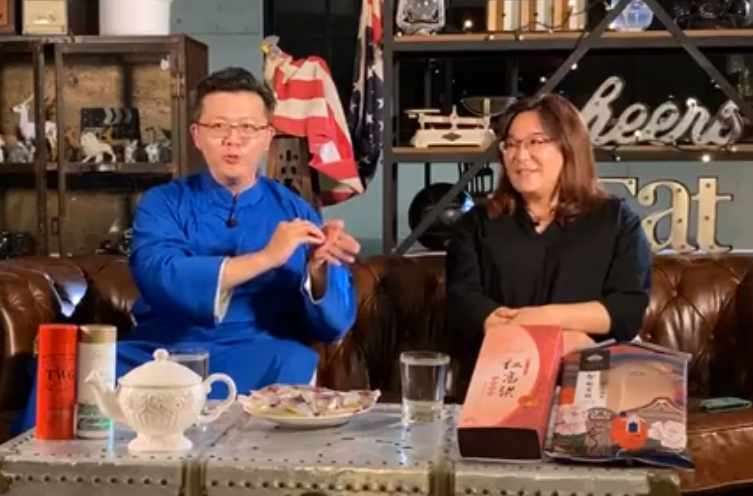 陳玉珍認為《花木蘭》感謝新疆政府並沒有什麼過錯,更舉殺百萬人救1人的例子,認為這件事也應一碼歸一碼。(翻攝自卡提諾狂新聞臉書直播畫面)