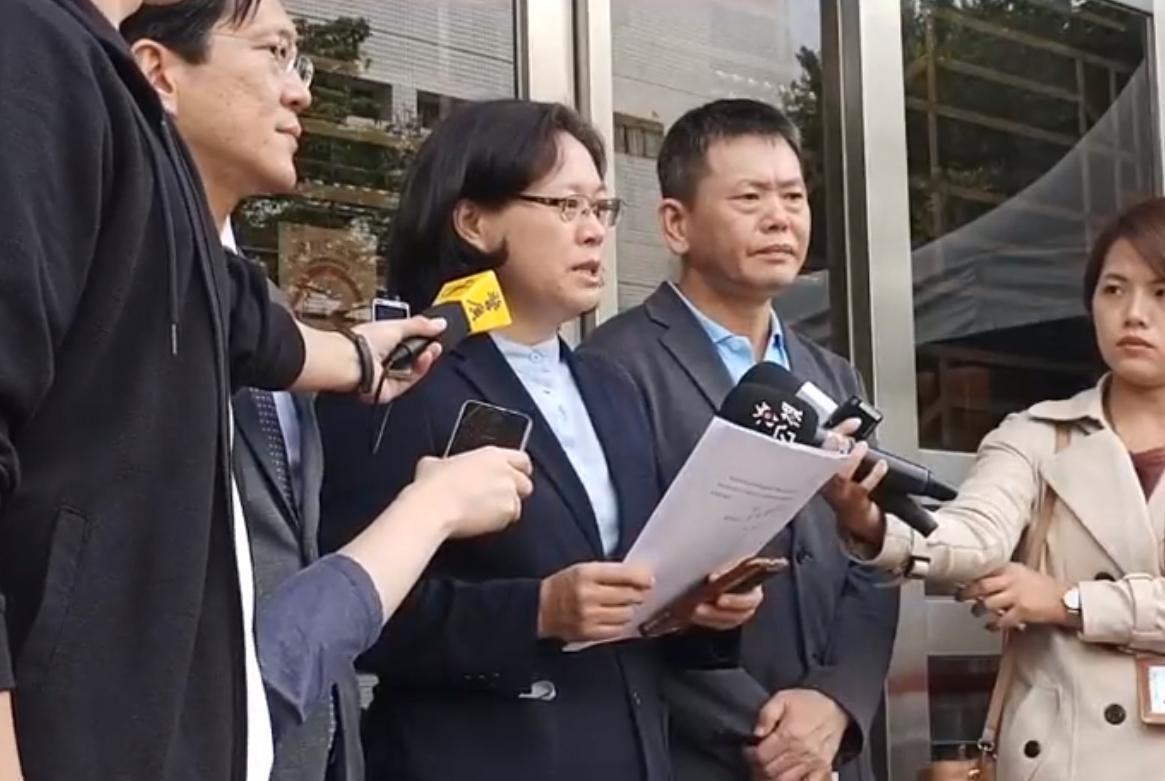 民眾黨立委賴香伶（中）表示，監察院人事議案沒有經過實質審查，有嚴重違憲瑕疵。（翻攝自國民黨立法院黨團臉書）