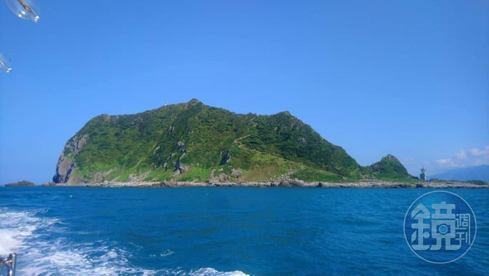 位於台灣北方海域的基隆嶼,素有「台灣龍珠」美譽,未有燈塔前,曾經是討海人仰望的海上指標,也是基隆人最熟悉的地標,更是郵輪跳島熱點之一。「看見基隆嶼,就看見台灣」。(基隆市政府提供)